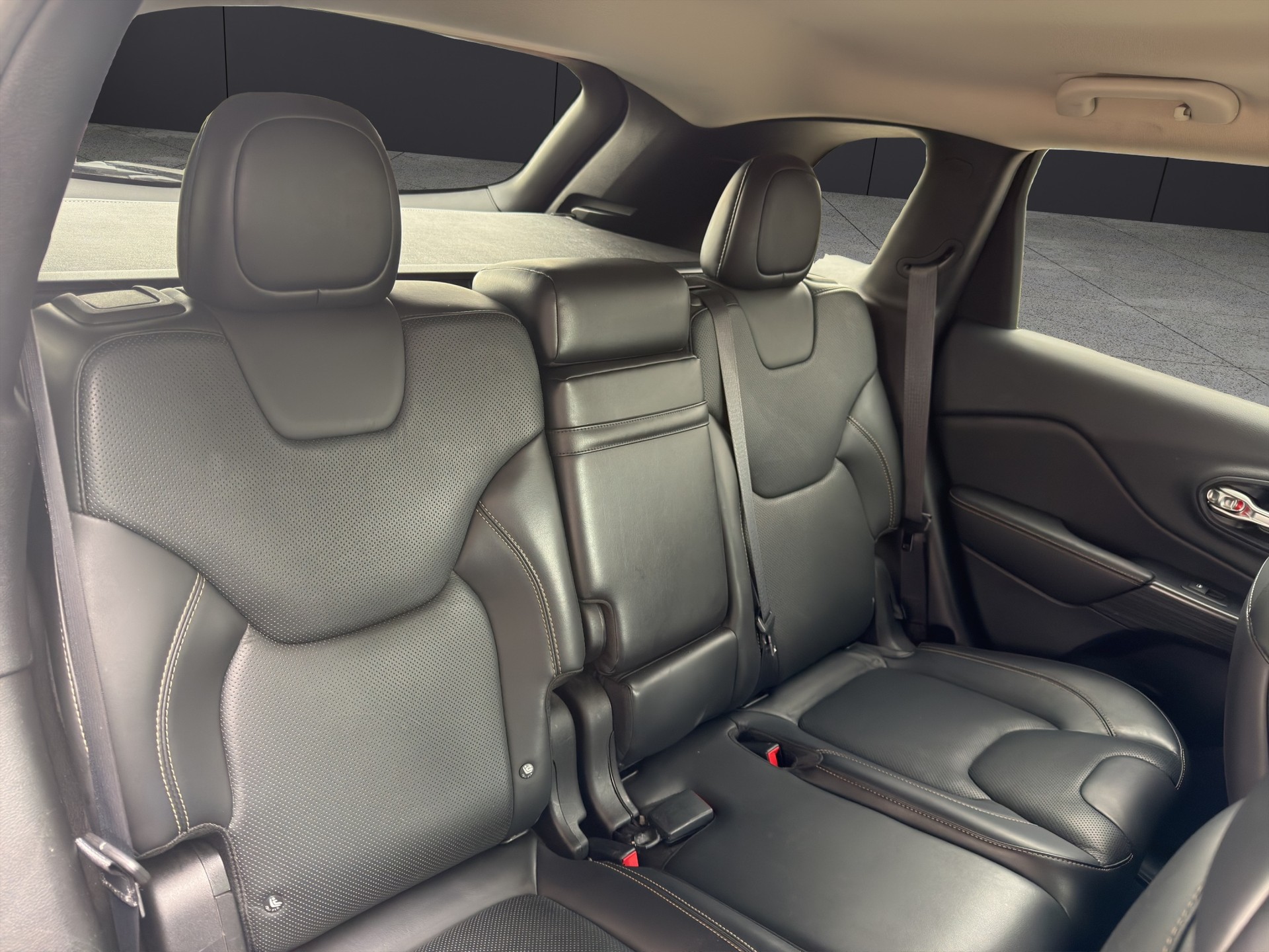 JEEP Cherokee 2.2TD Limited AWD 9ATX-image-9