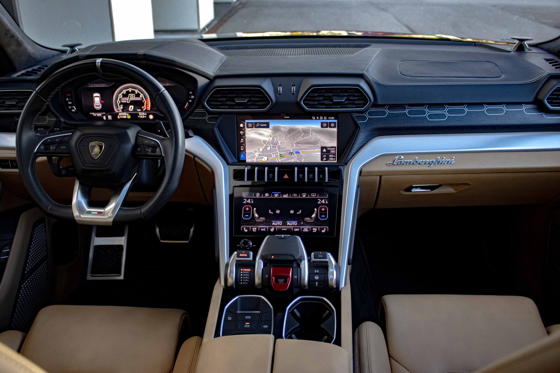 LAMBORGHINI Urus E-Gear-Carbon 'Blu Astraeus-Vollausst.'-image-11