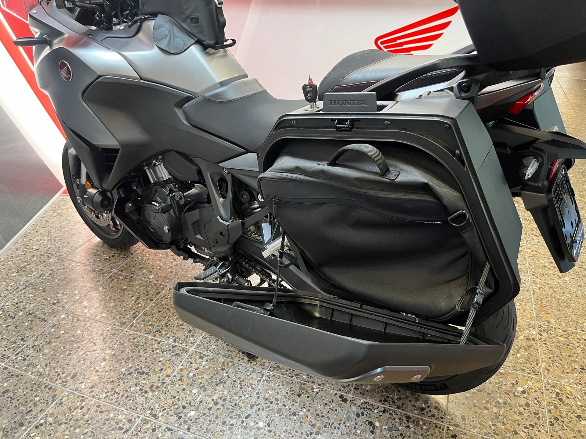 HONDA NT 1100 DCT-image-9