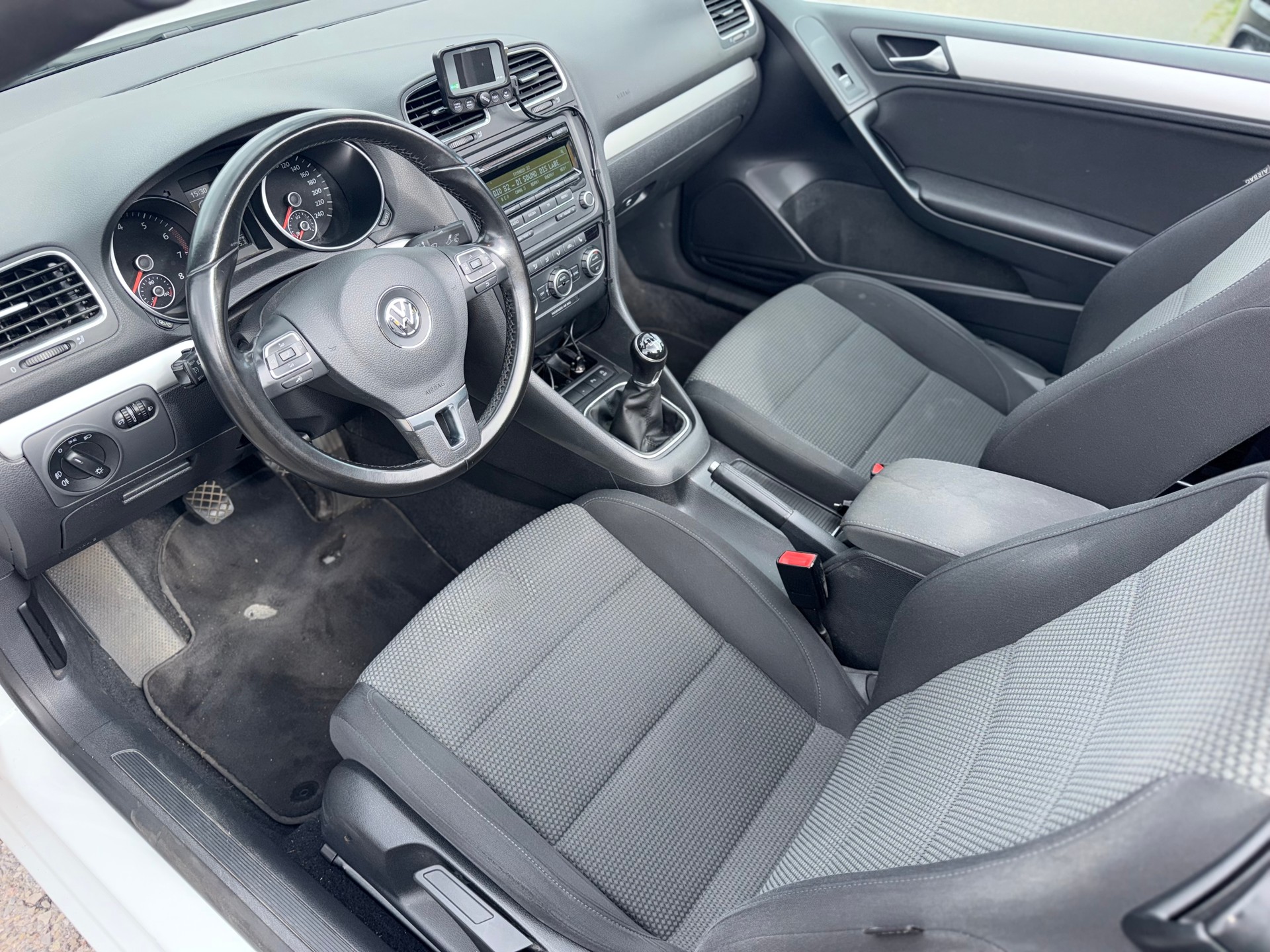 VW Golf Cabrio 1.2 TSI BMT day & night-image-10