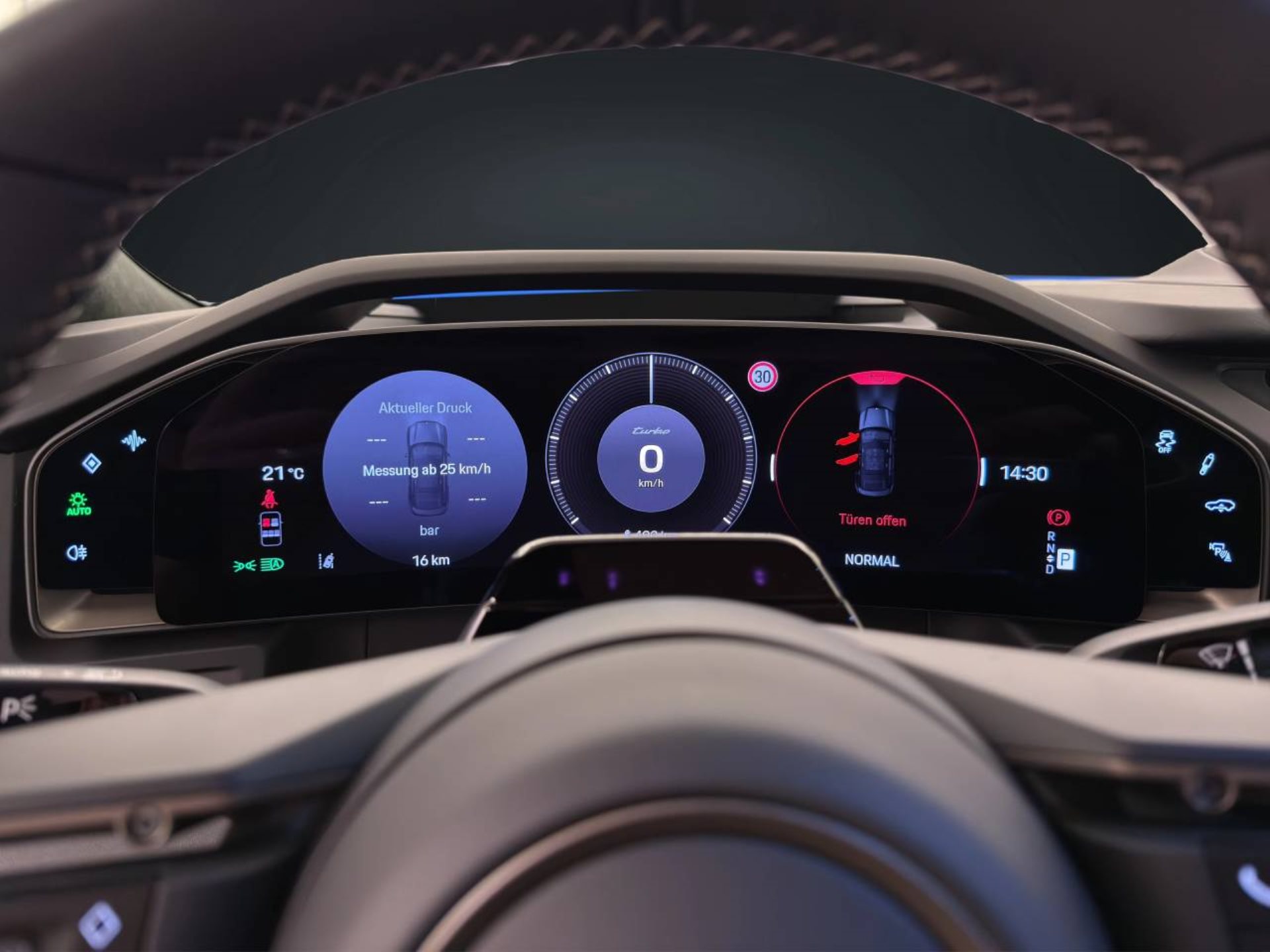 PORSCHE Cayenne Turbo Coupé Electric-image-21
