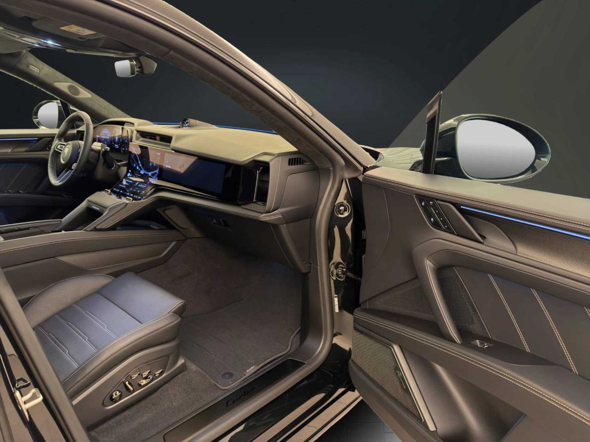 PORSCHE Cayenne Turbo Coupé Electric-image-18