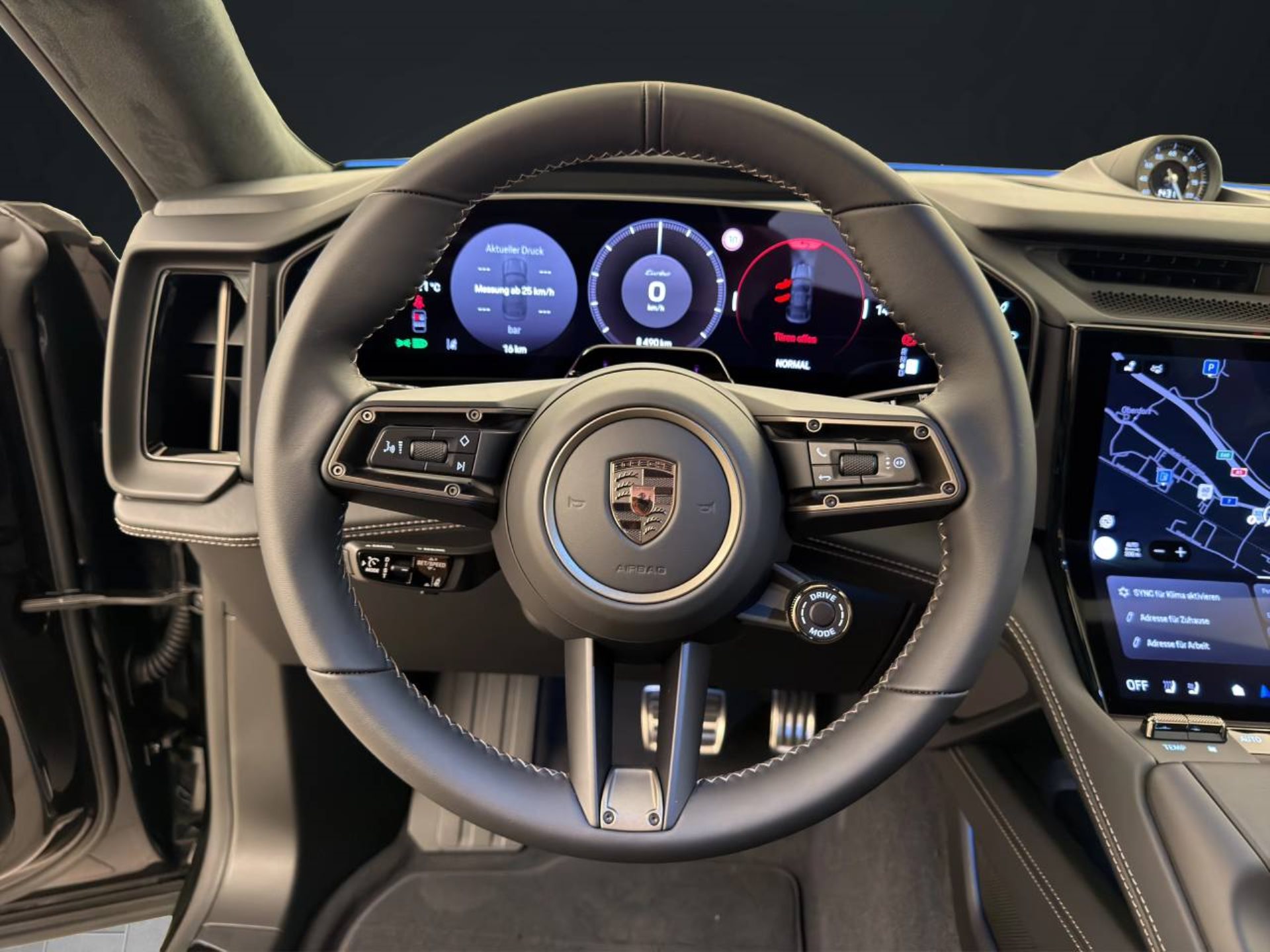 PORSCHE Cayenne Turbo Coupé Electric-image-12