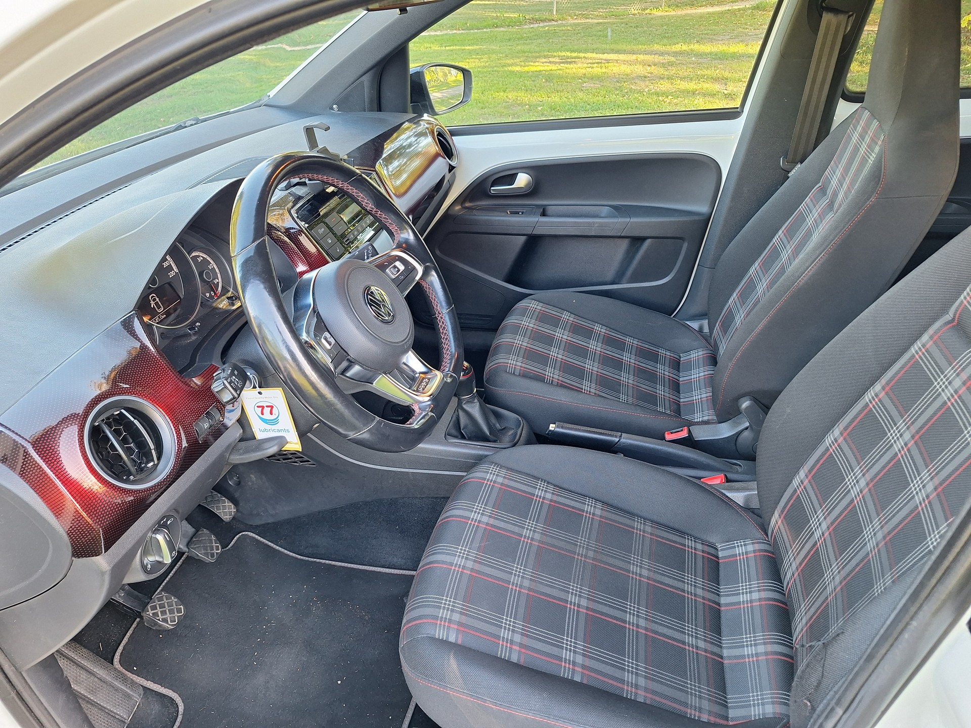 VW Up 1.0 TSI GTI-image-7