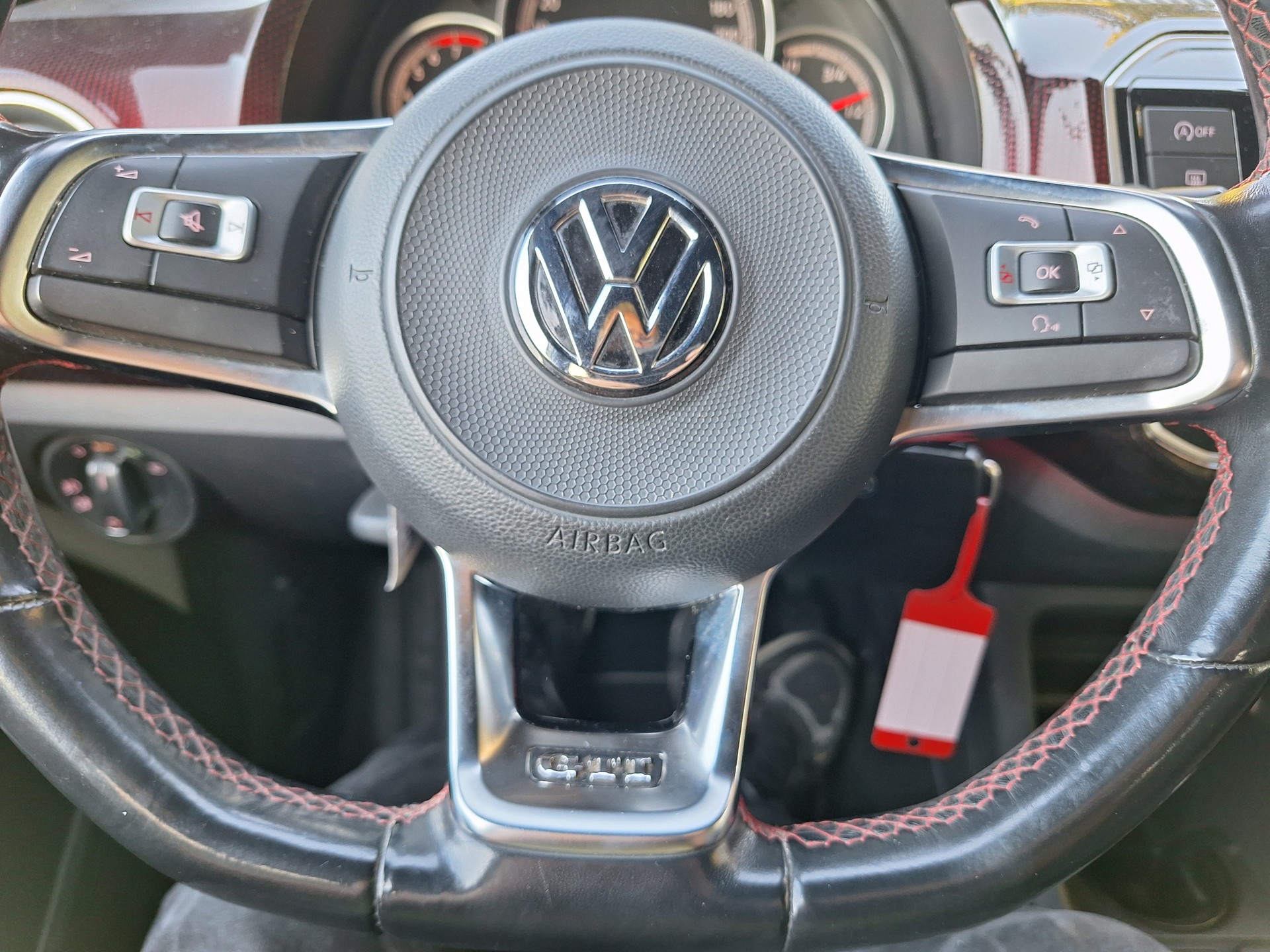 VW Up 1.0 TSI GTI-image-10