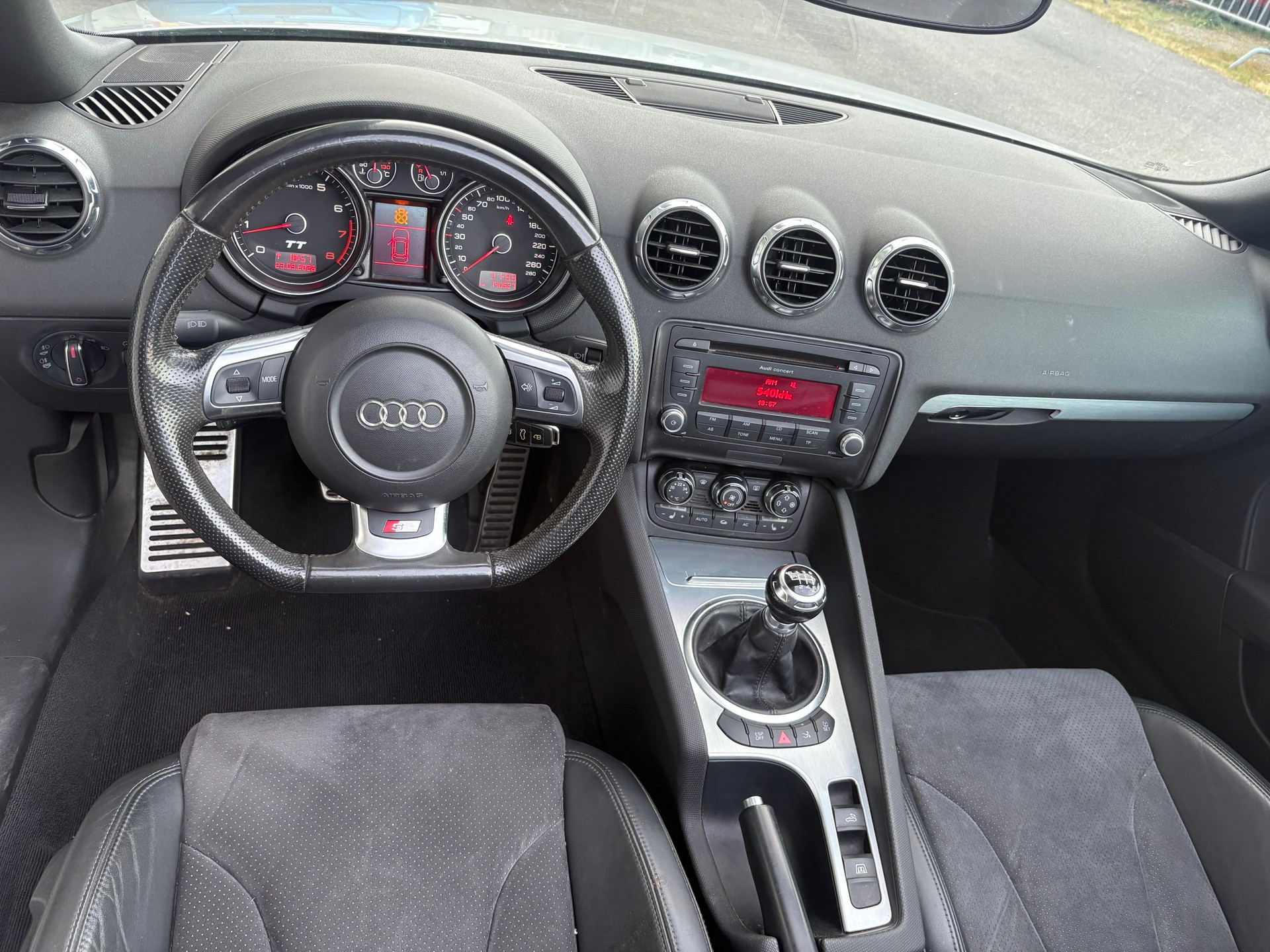 AUDI TT Roadster 2.0 TFSI-image-13