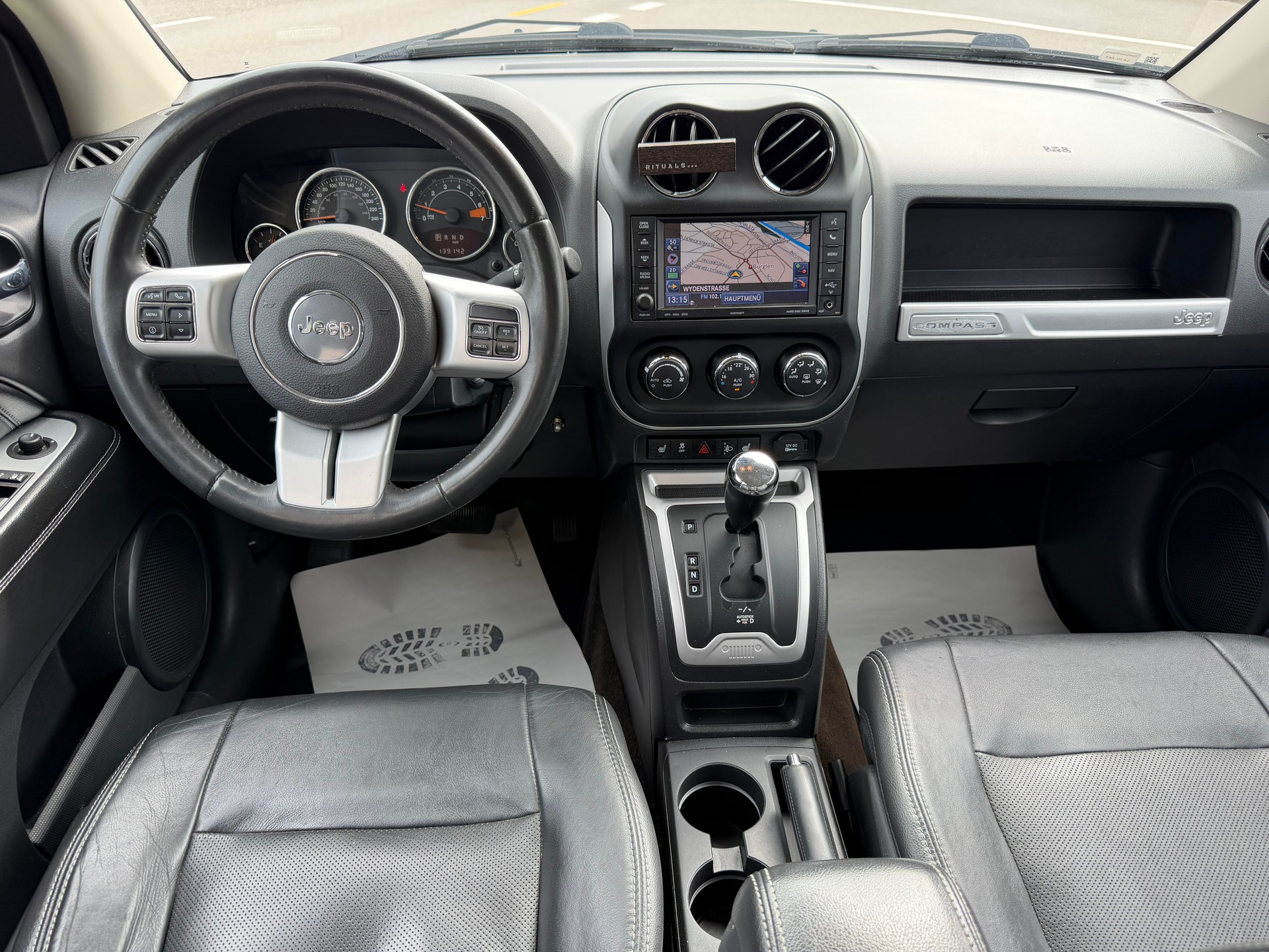 JEEP Compass 2.4 Limited Automatic-image-9