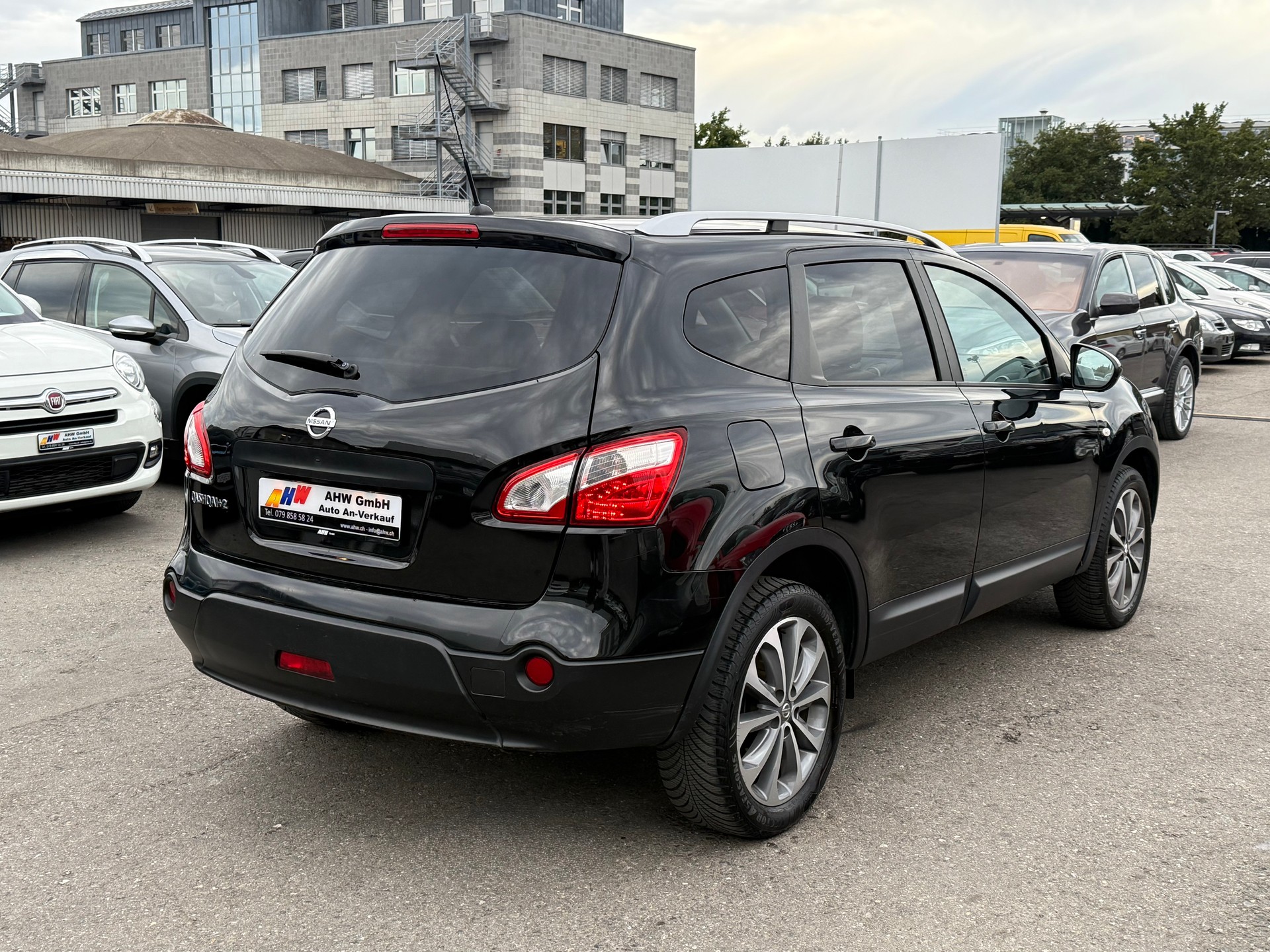 NISSAN Qashqai +2 2.0 4WD 360 XTronic CVT / Frisch ab MFK / 7 Plätzer / 360° Kamera / Leder / BOSE Sound-image-3