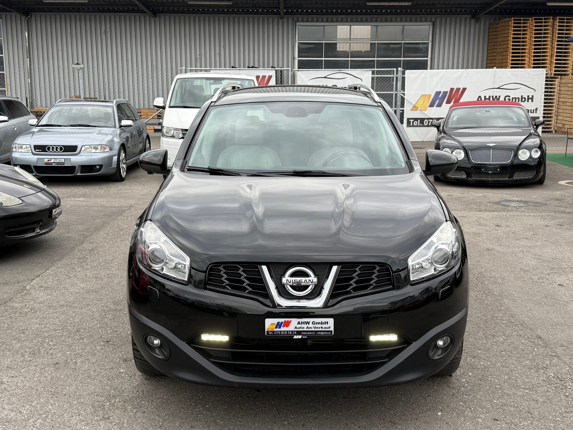 NISSAN Qashqai +2 2.0 4WD 360 XTronic CVT / Frisch ab MFK / 7 Plätzer / 360° Kamera / Leder / BOSE Sound-image-1