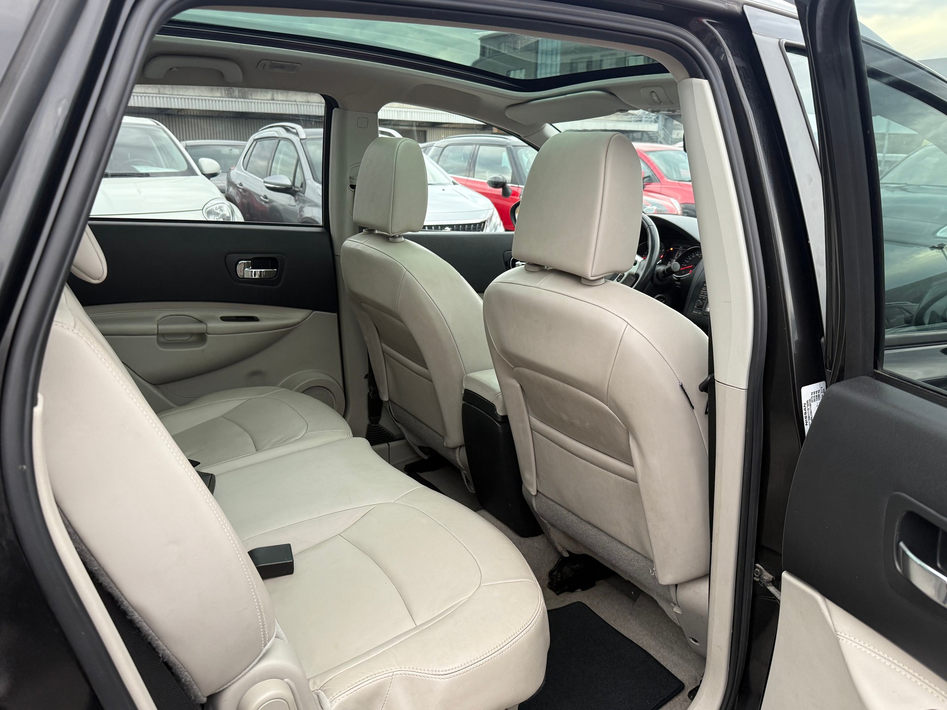 NISSAN Qashqai +2 2.0 4WD 360 XTronic CVT / Frisch ab MFK / 7 Plätzer / 360° Kamera / Leder / BOSE Sound-image-10