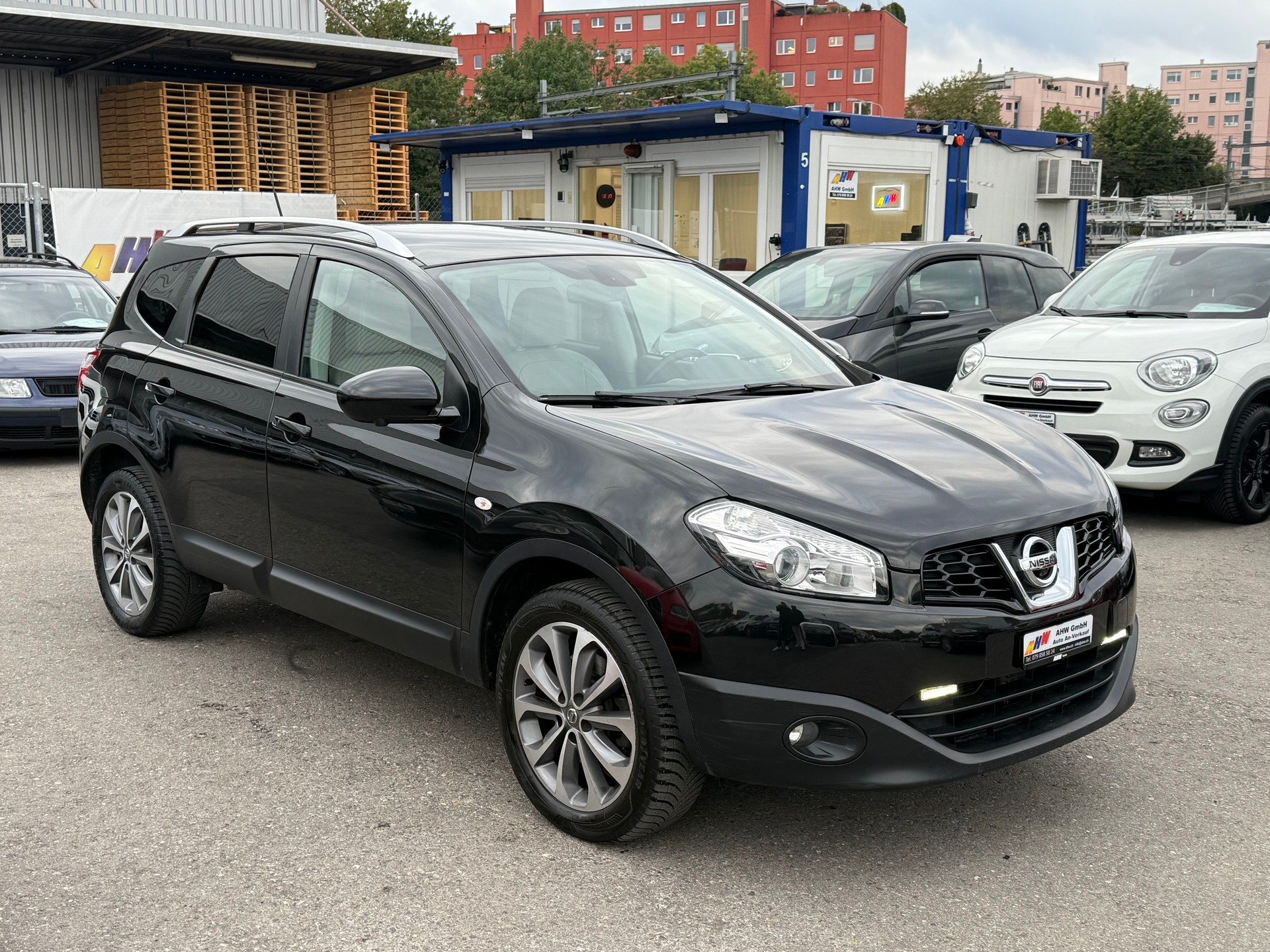 NISSAN Qashqai +2 2.0 4WD 360 XTronic CVT / Frisch ab MFK / 7 Plätzer / 360° Kamera / Leder / BOSE Sound-image-2