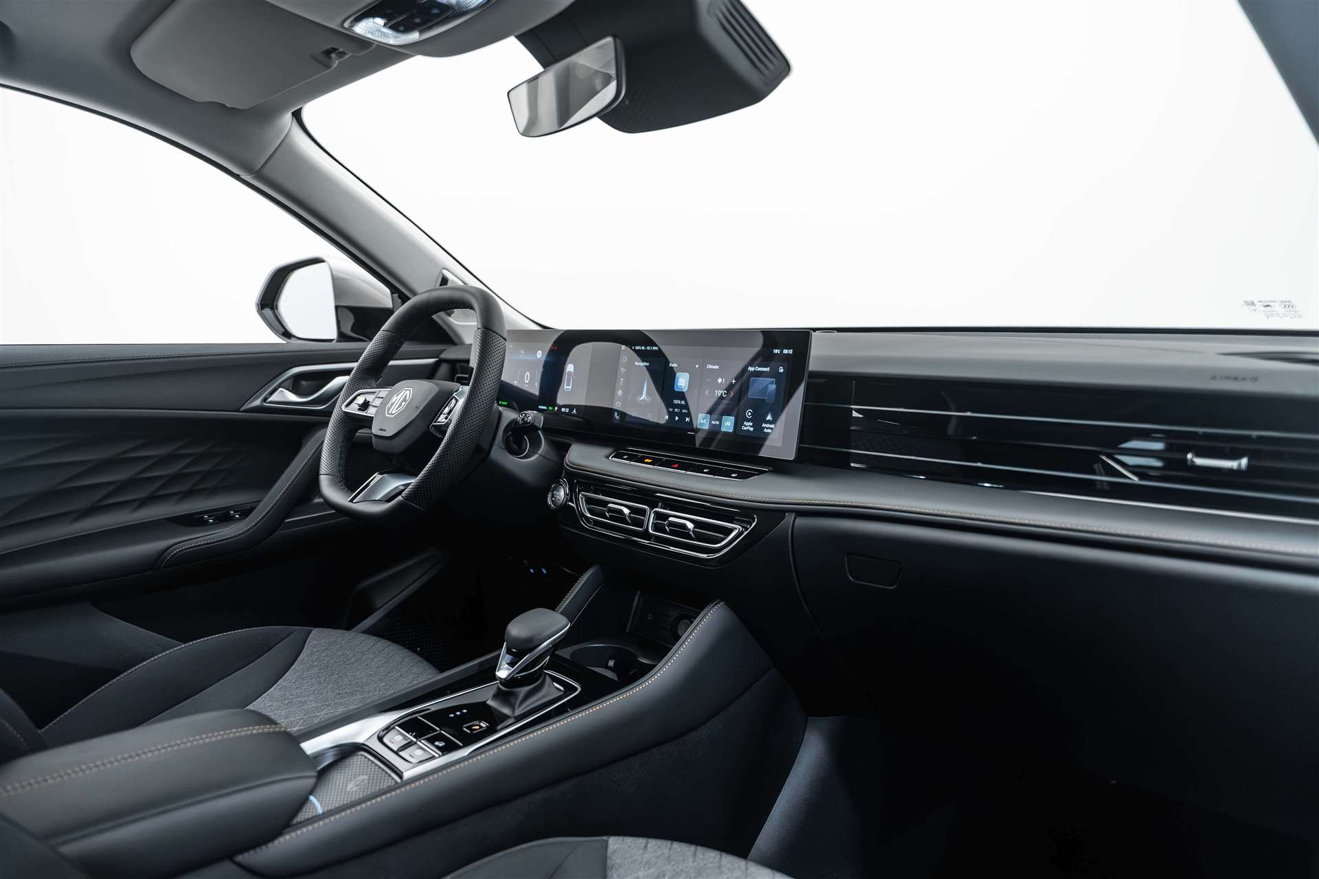 MG MG HS 1.5 T PHEV Comfort 272PS Automat-image-10