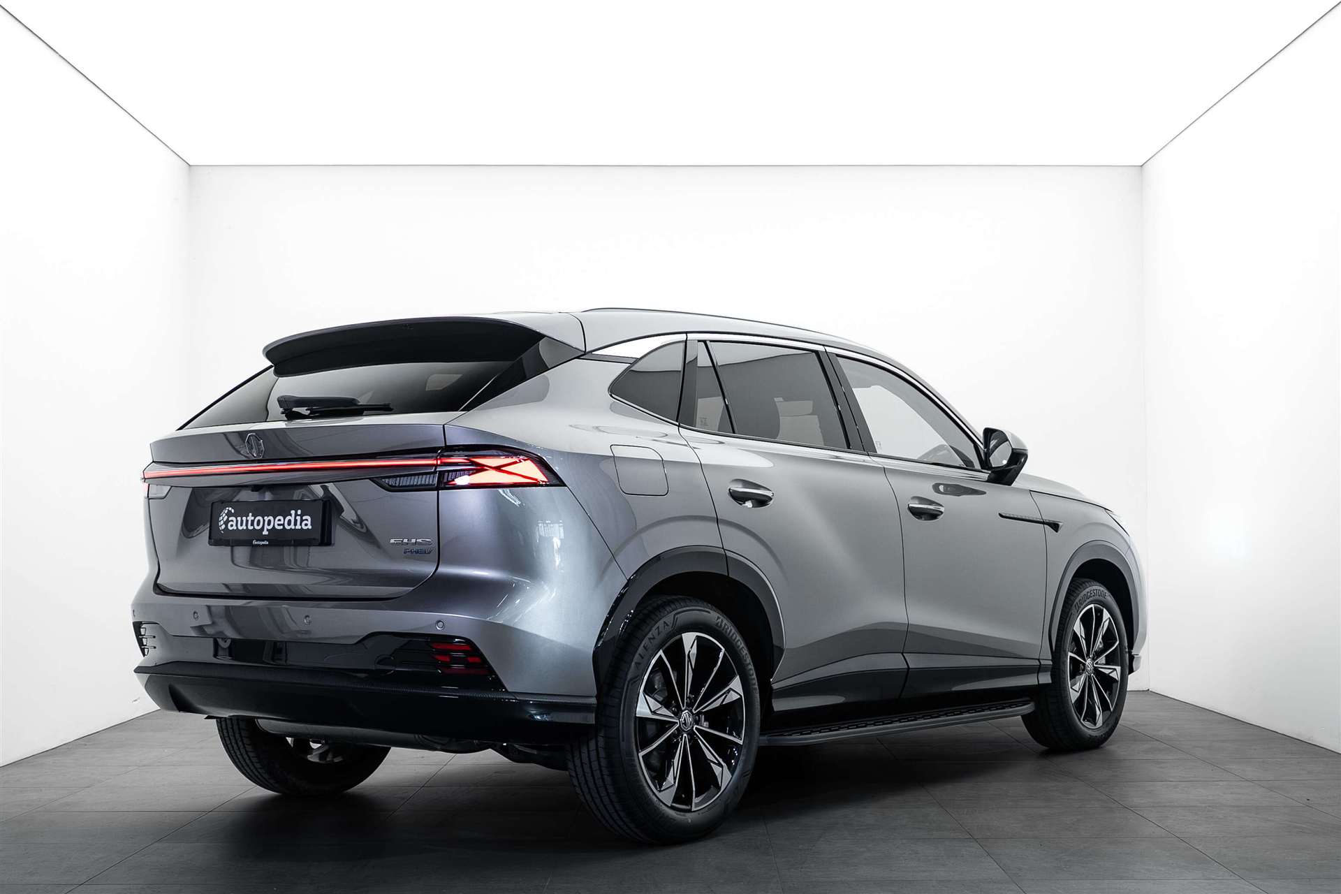 MG MG HS 1.5 T PHEV Comfort 272PS Automat-image-2