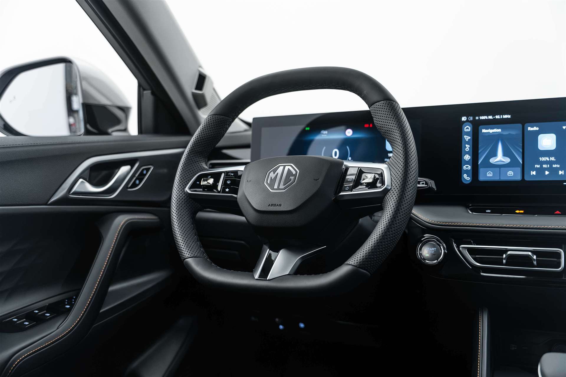 MG MG HS 1.5 T PHEV Comfort 272PS Automat-image-9