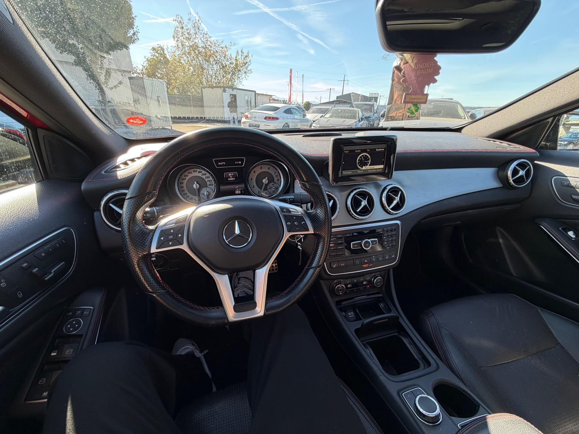 MERCEDES-BENZ GLA 250 AMG Line 4Matic 7G-DCT Garantie 2 ans expertiser du jours-image-9
