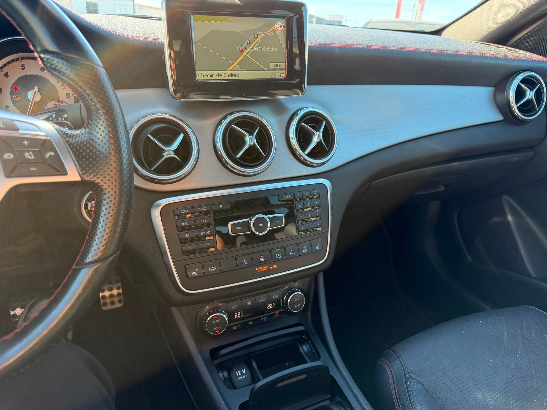 MERCEDES-BENZ GLA 250 AMG Line 4Matic 7G-DCT Garantie 2 ans expertiser du jours-image-11