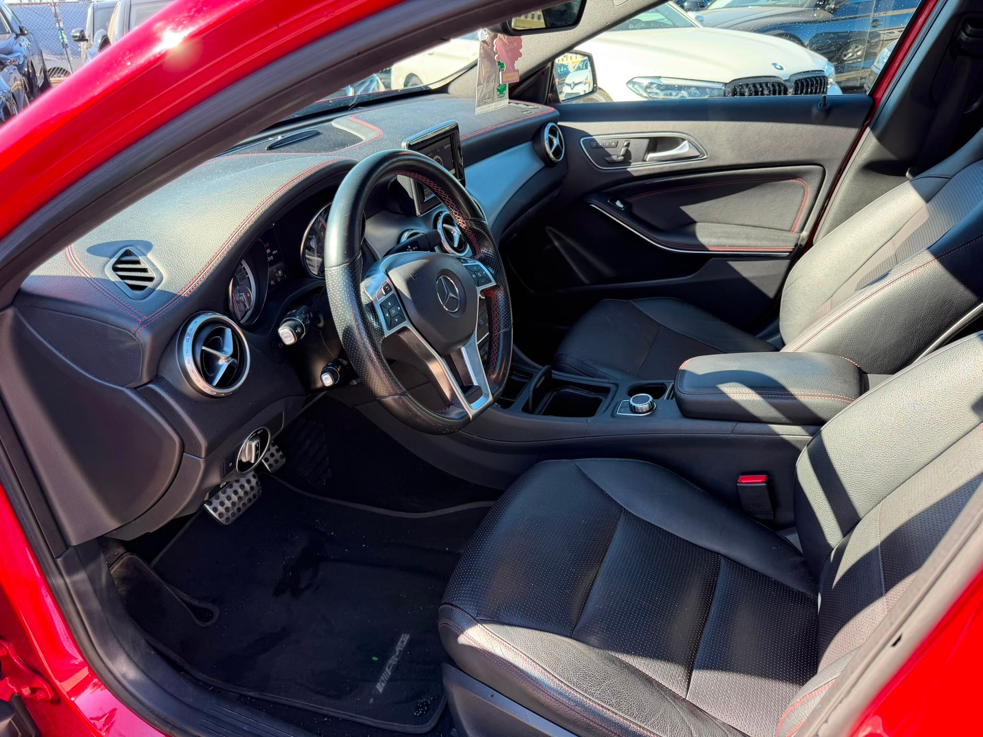 MERCEDES-BENZ GLA 250 AMG Line 4Matic 7G-DCT Garantie 2 ans expertiser du jours-image-7
