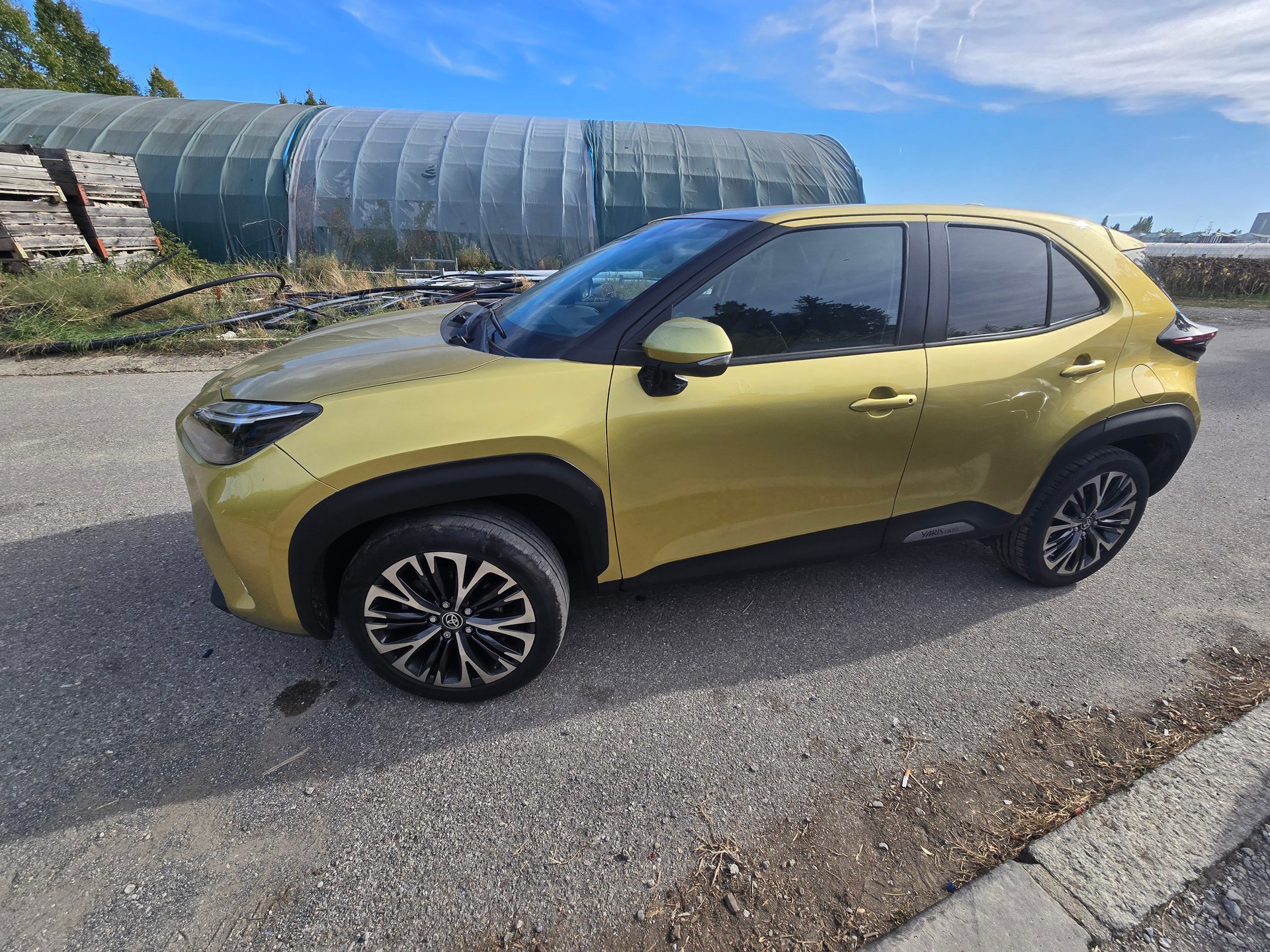 TOYOTA YARIS CROSS-image-1