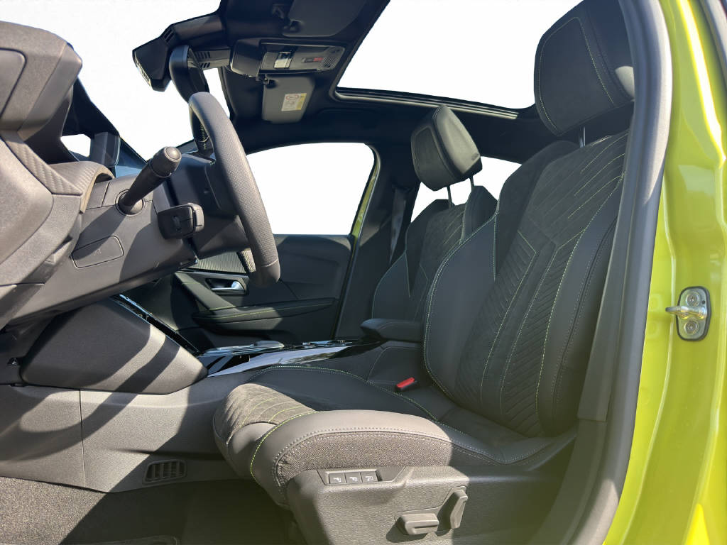 PEUGEOT 208 1.2 Hybrid 145 GT Exclusive-image-10
