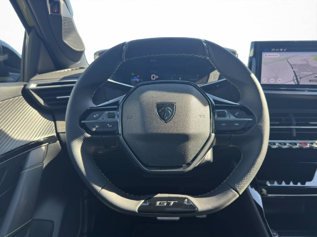 PEUGEOT 208 1.2 Hybrid 145 GT Exclusive-image-11