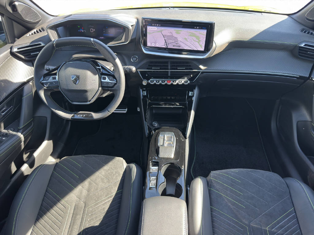 PEUGEOT 208 1.2 Hybrid 145 GT Exclusive-image-13