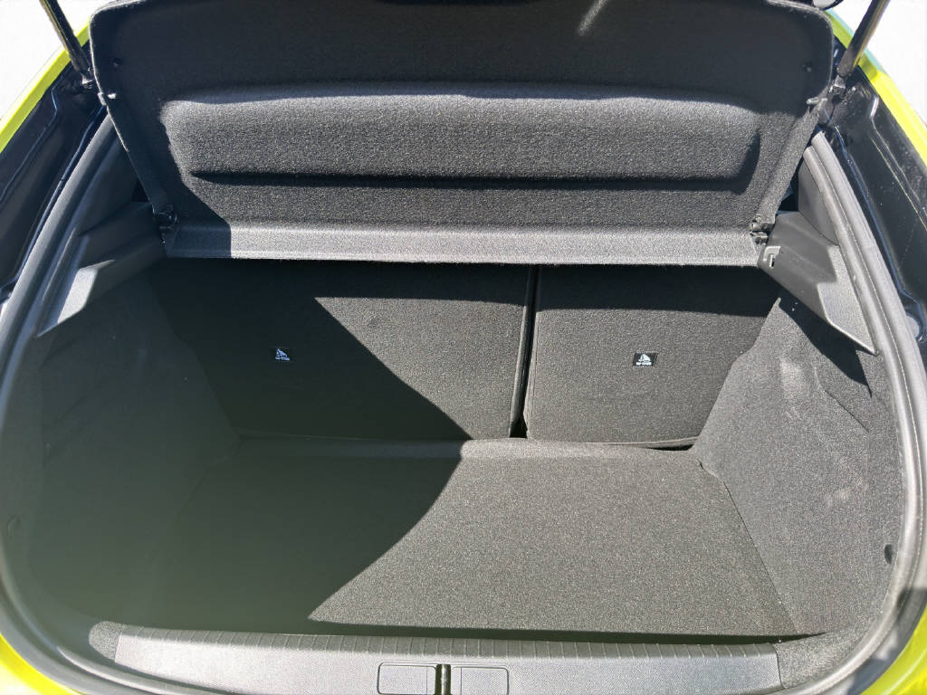 PEUGEOT 208 1.2 Hybrid 145 GT Exclusive-image-8