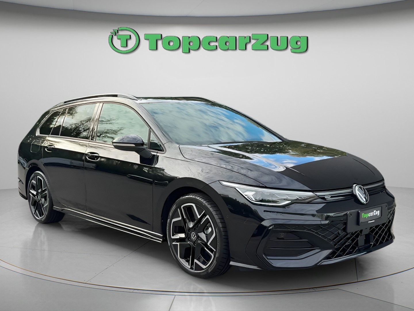 VW Golf Variant 1.5 eTSI mHEV R-Line DSG-image-3
