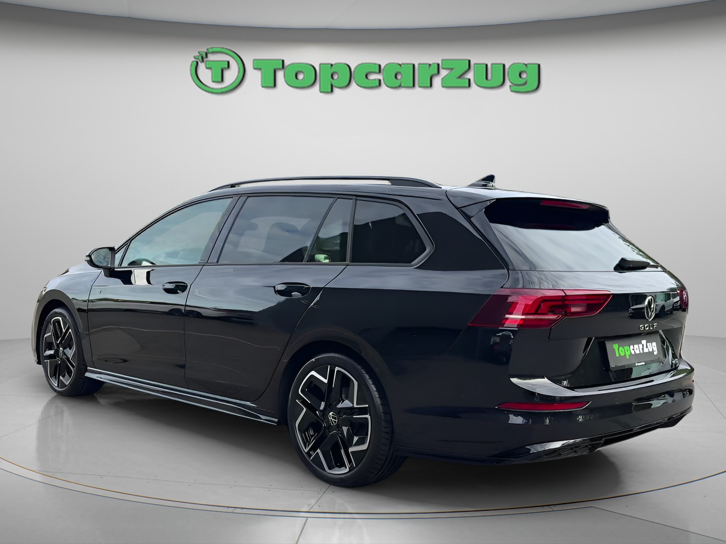 VW Golf Variant 1.5 eTSI mHEV R-Line DSG-image-7