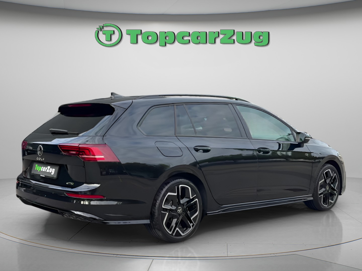 VW Golf Variant 1.5 eTSI mHEV R-Line DSG-image-5