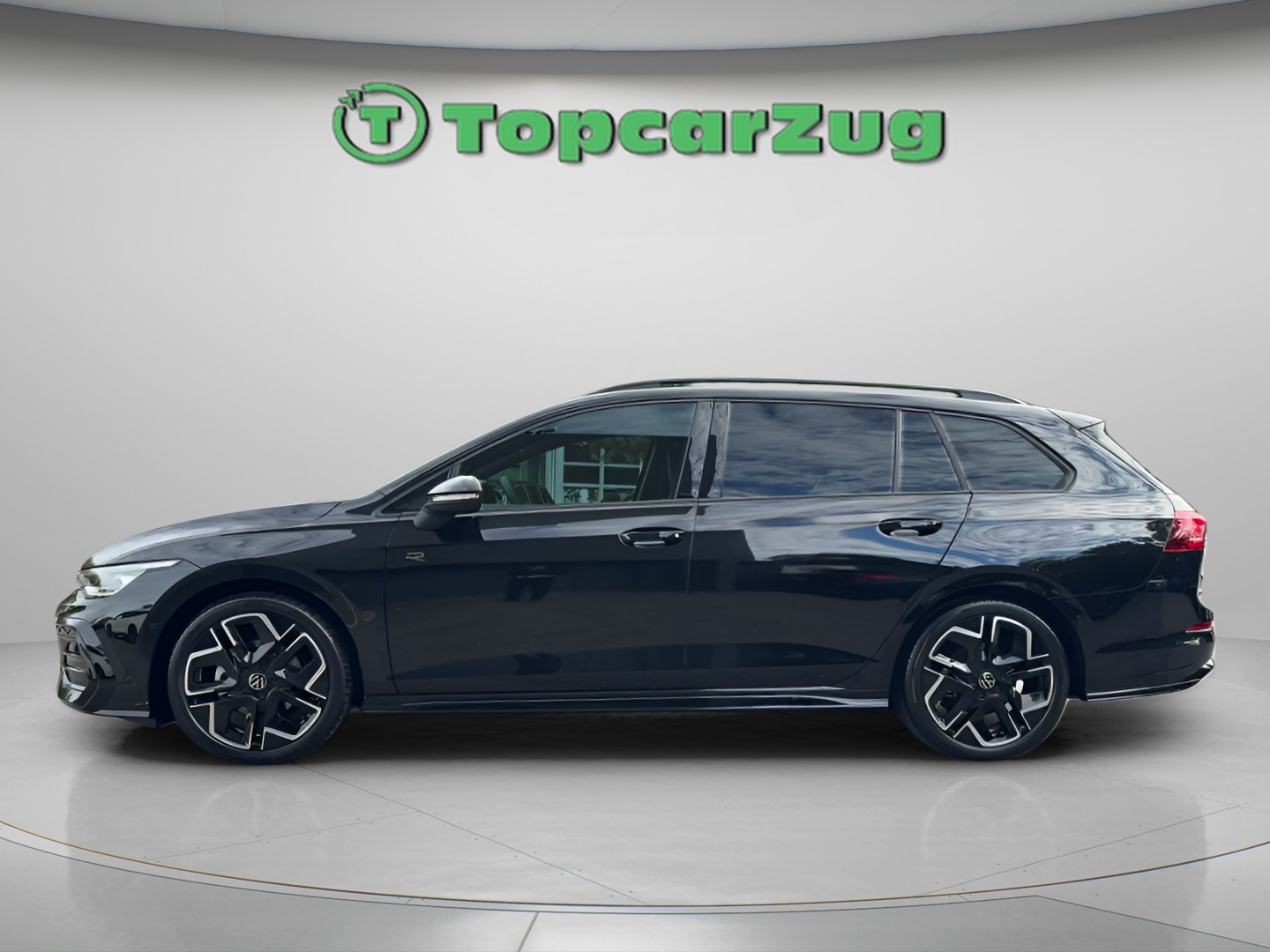 VW Golf Variant 1.5 eTSI mHEV R-Line DSG-image-8