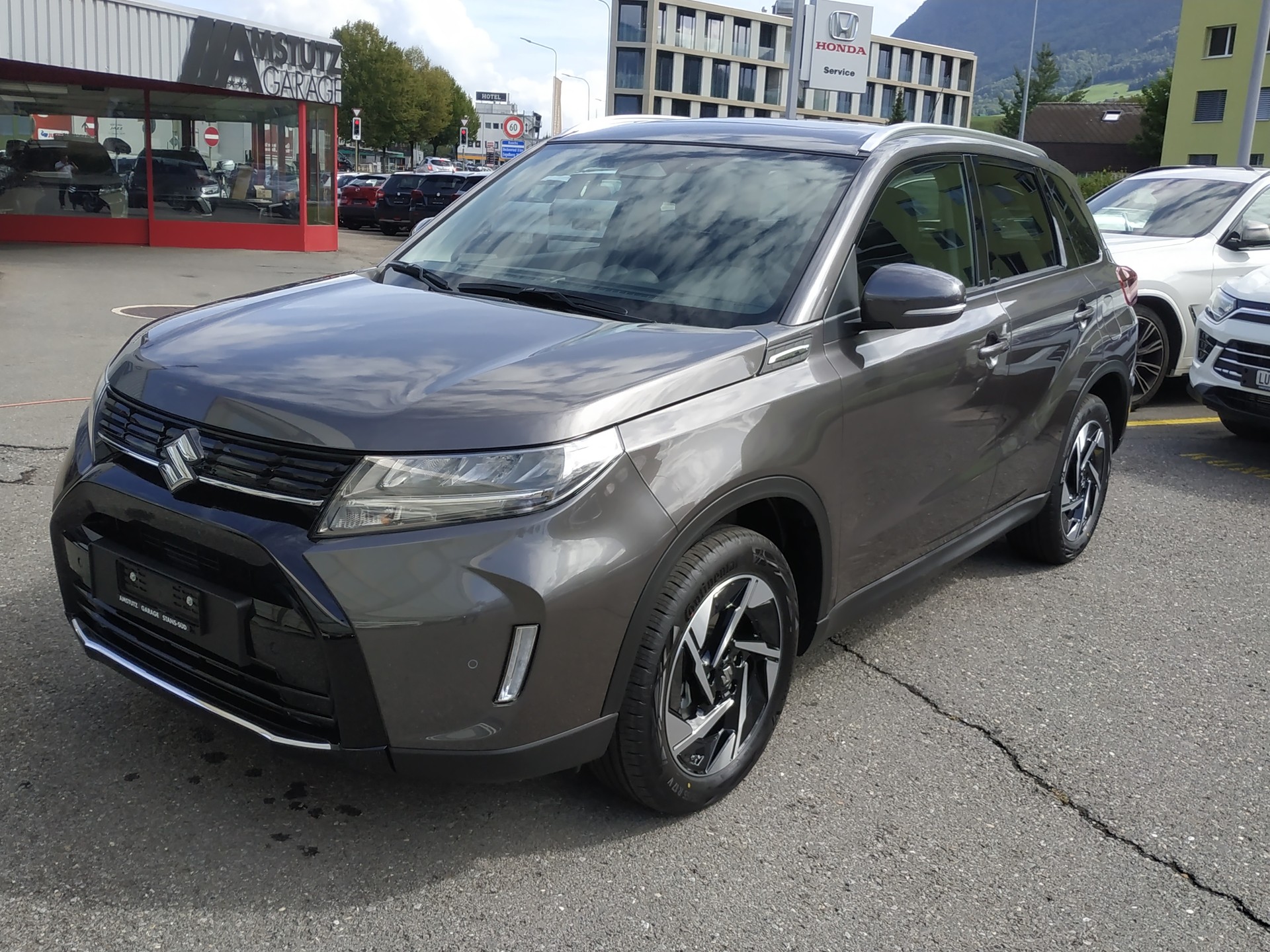 SUZUKI Vitara 1.4 Boosterjet Compact Top 4x4 Hybrid Automatic-image-2