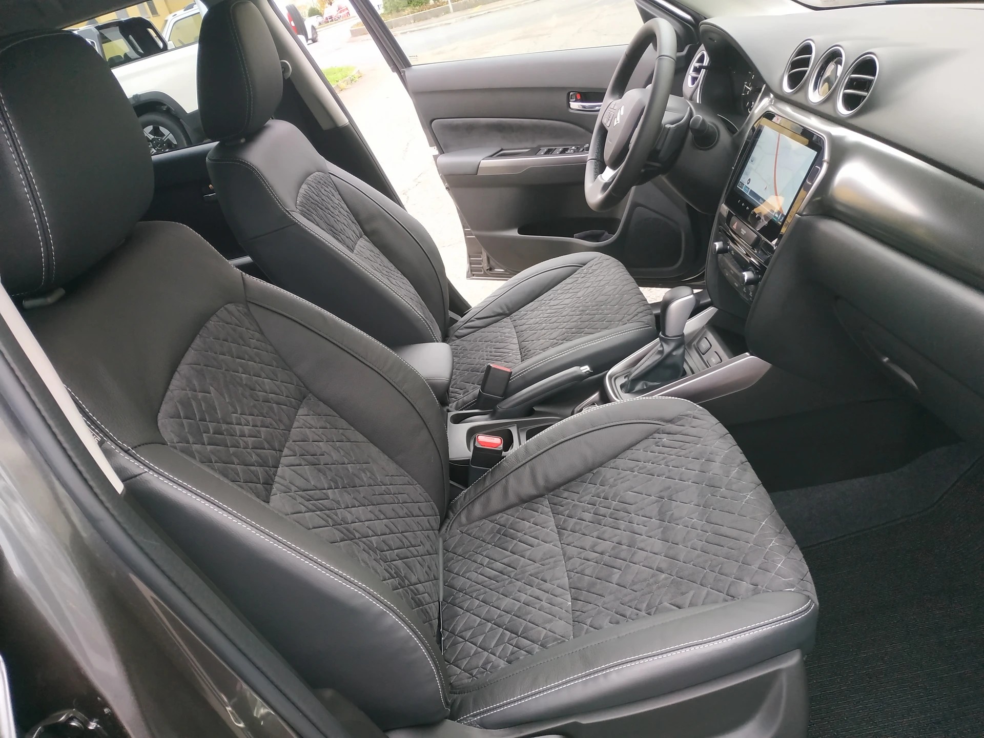 SUZUKI Vitara 1.4 Boosterjet Compact Top 4x4 Hybrid Automatic-image-14
