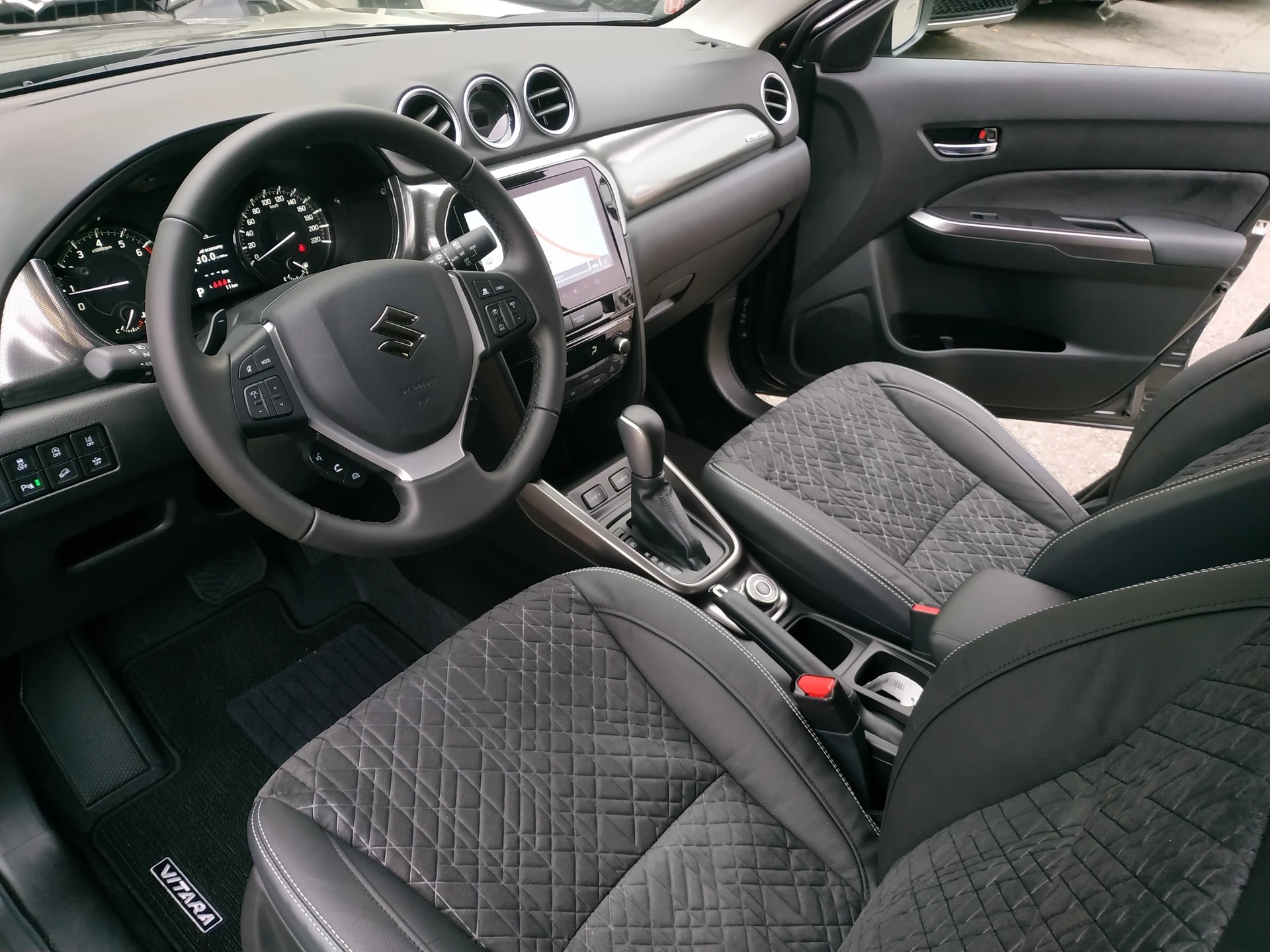 SUZUKI Vitara 1.4 Boosterjet Compact Top 4x4 Hybrid Automatic-image-10