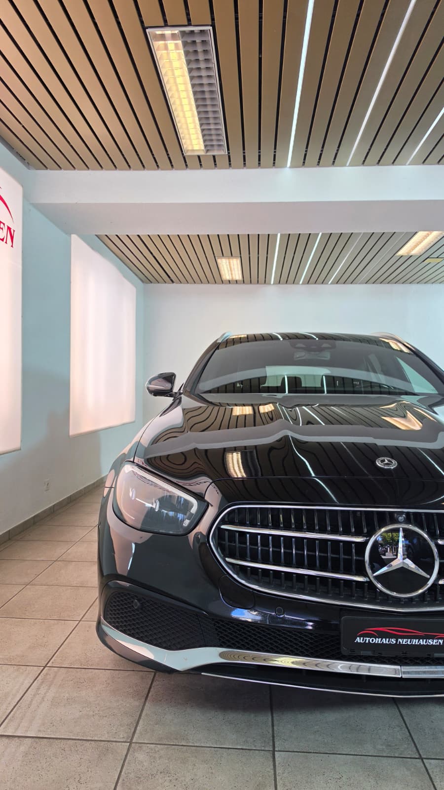 MERCEDES-BENZ E 220 d T Avantgarde 9G-Tronic, SCHWEIZER FAHRZEUG, TOP AUSSTATTUNG, FRISCH AB MFK-image-3