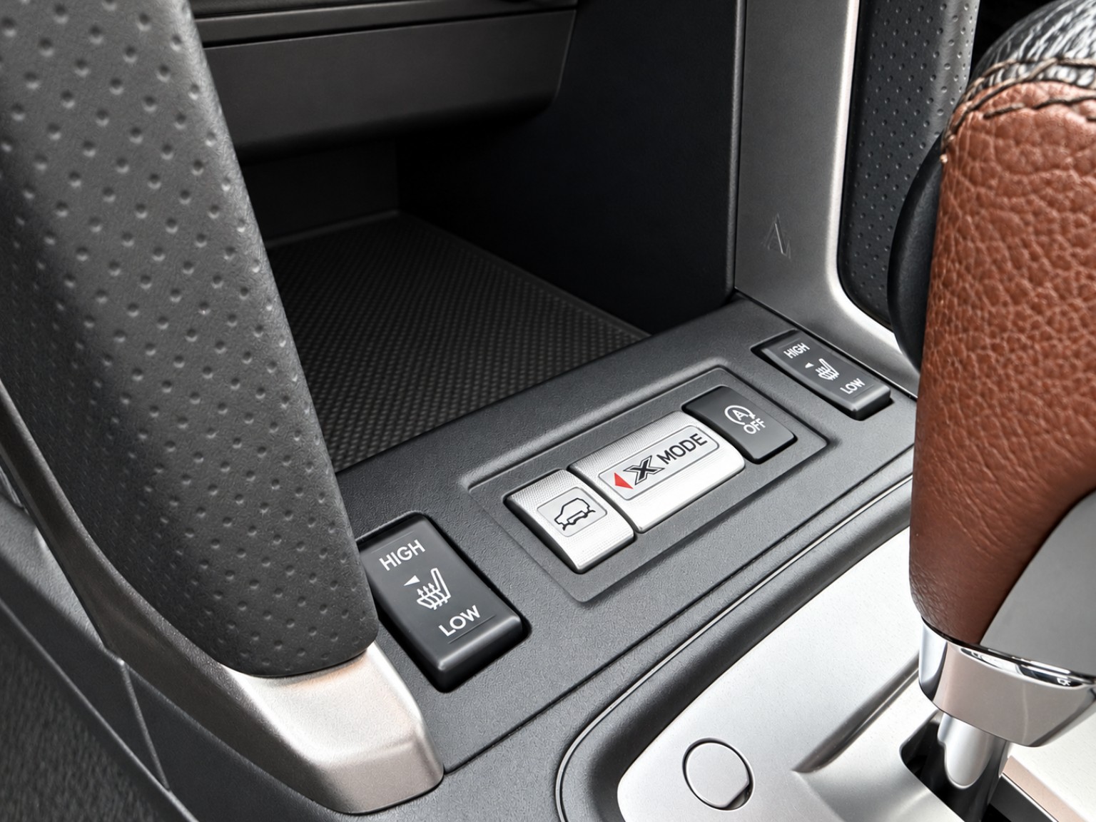 SUBARU Forester 2.0i Swiss Tabacco Edition Lineartronic-image-18