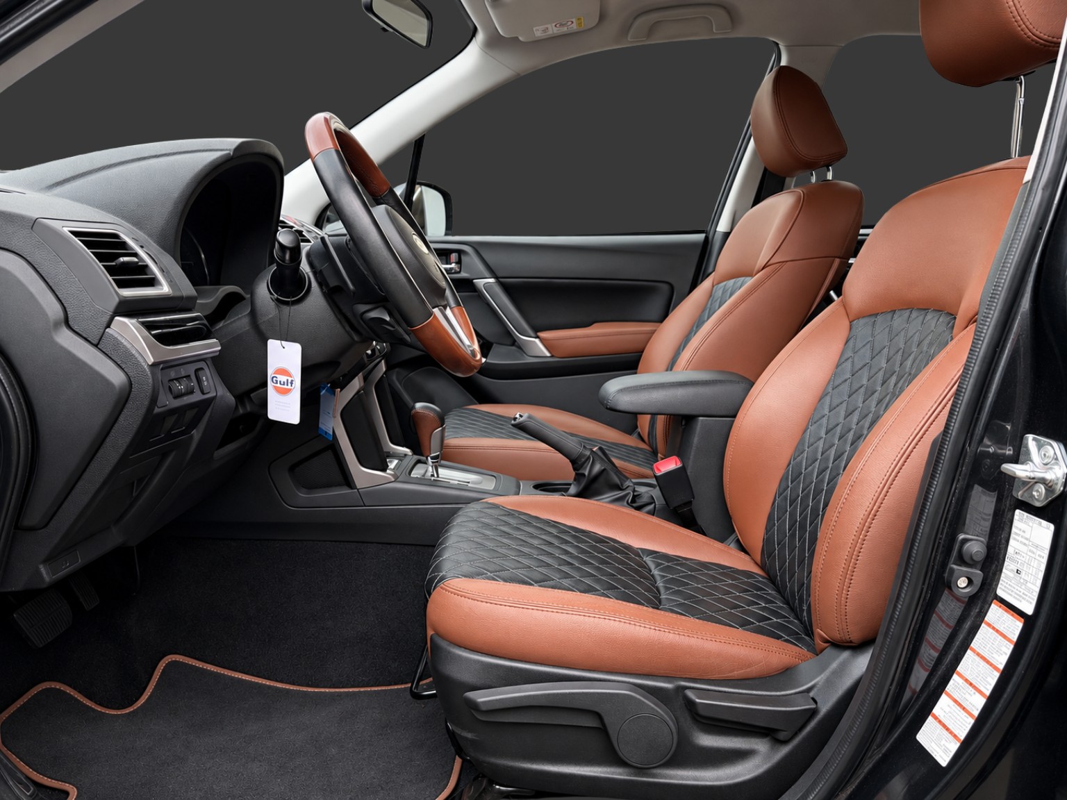 SUBARU Forester 2.0i Swiss Tabacco Edition Lineartronic-image-13