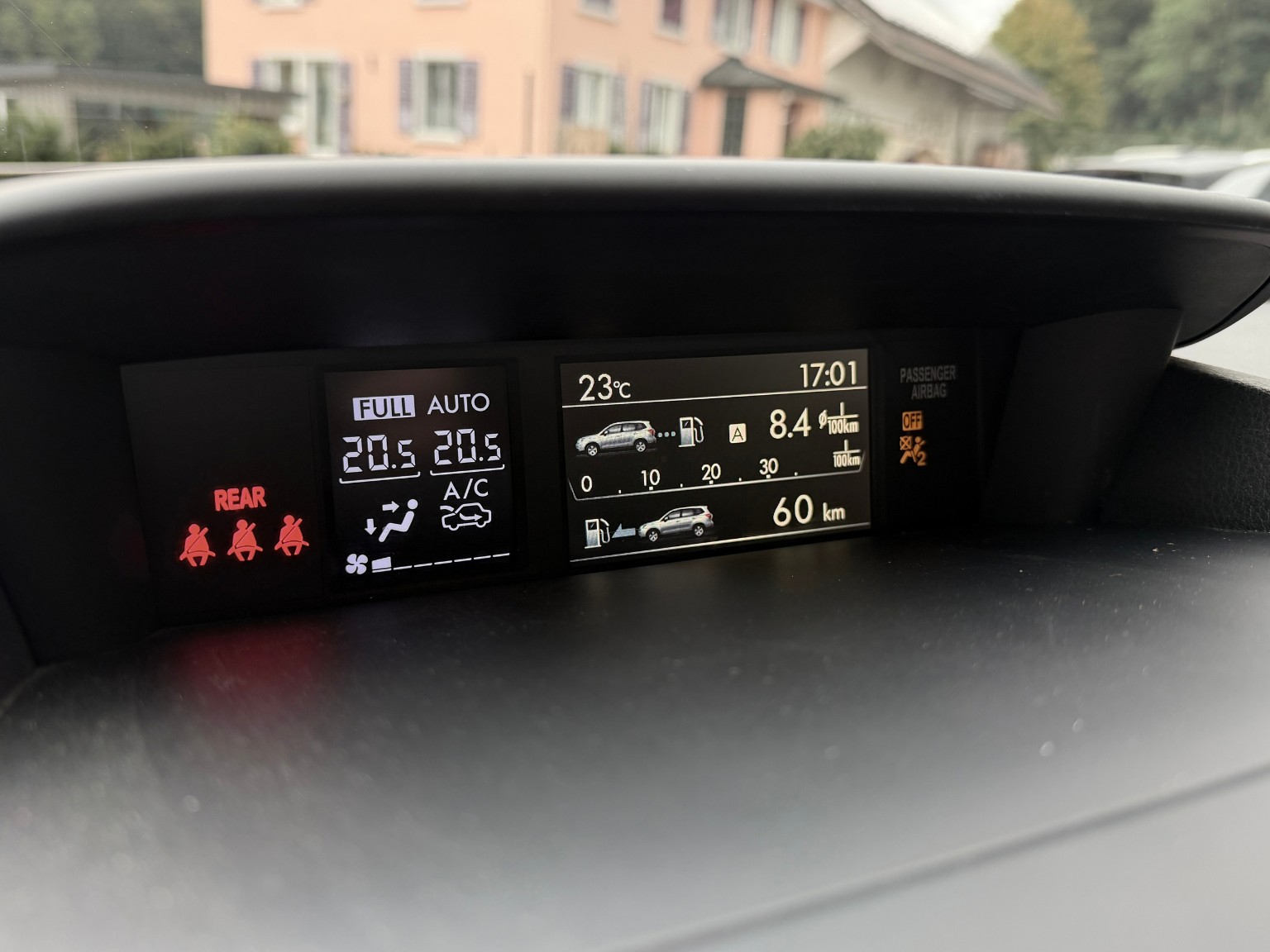 SUBARU Forester 2.0i Swiss Tabacco Edition Lineartronic-image-20