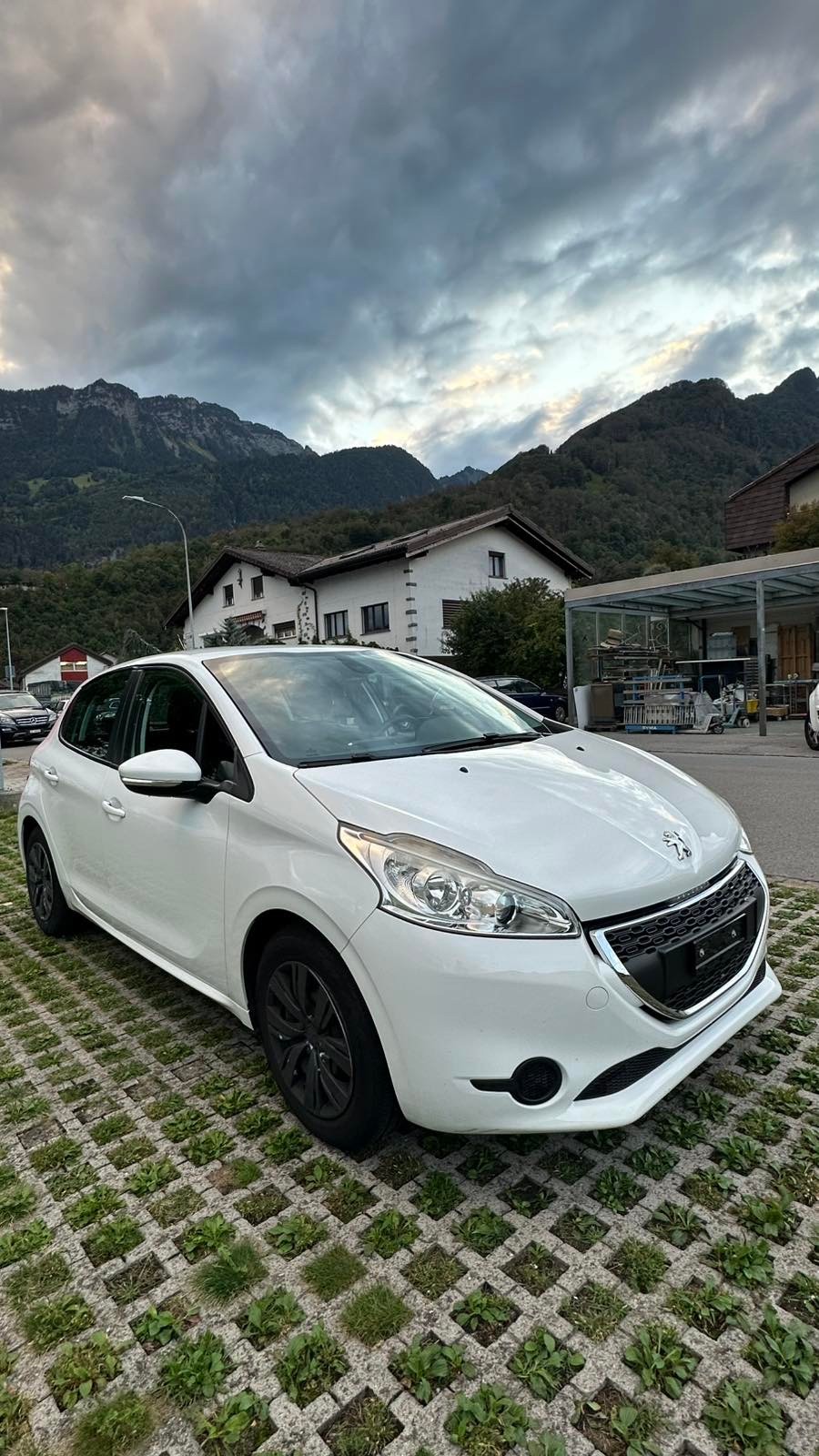 PEUGEOT 208 1.2 VTI Access-image-2
