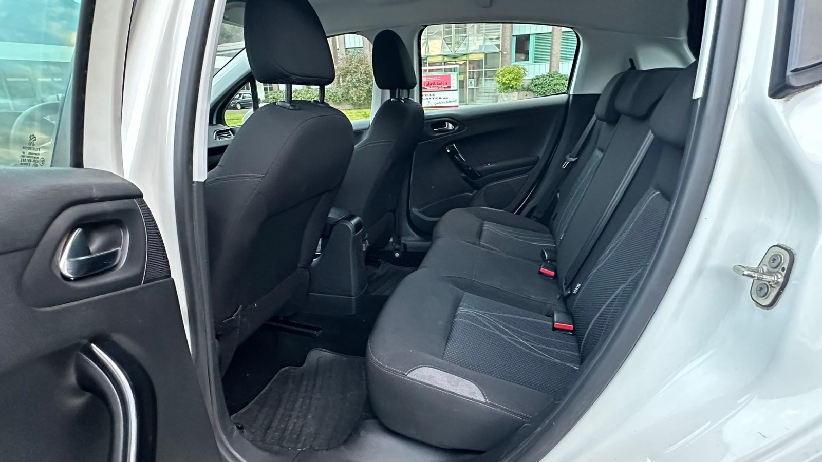 PEUGEOT 208 1.2 VTI Access-image-7