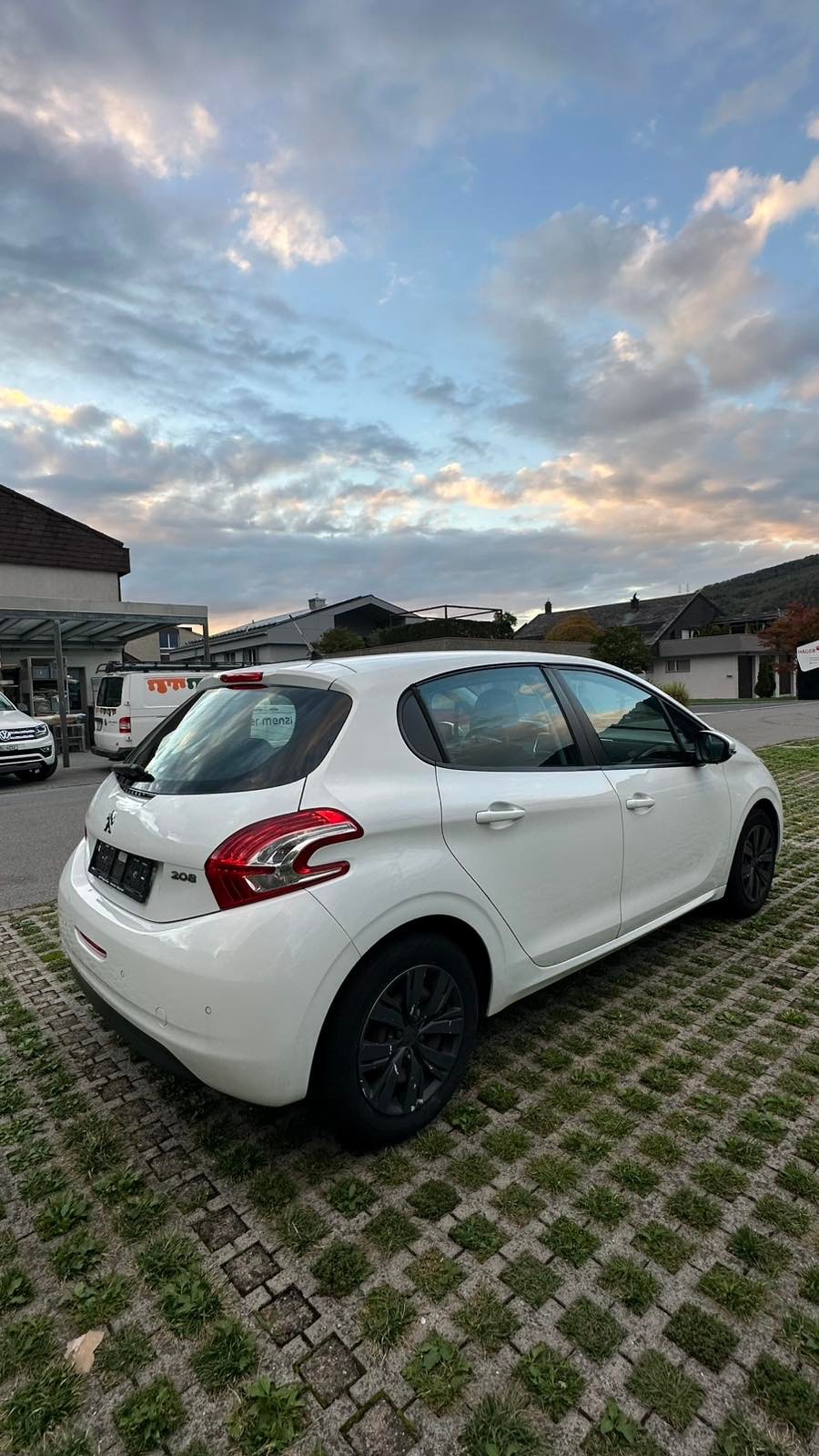PEUGEOT 208 1.2 VTI Access-image-3