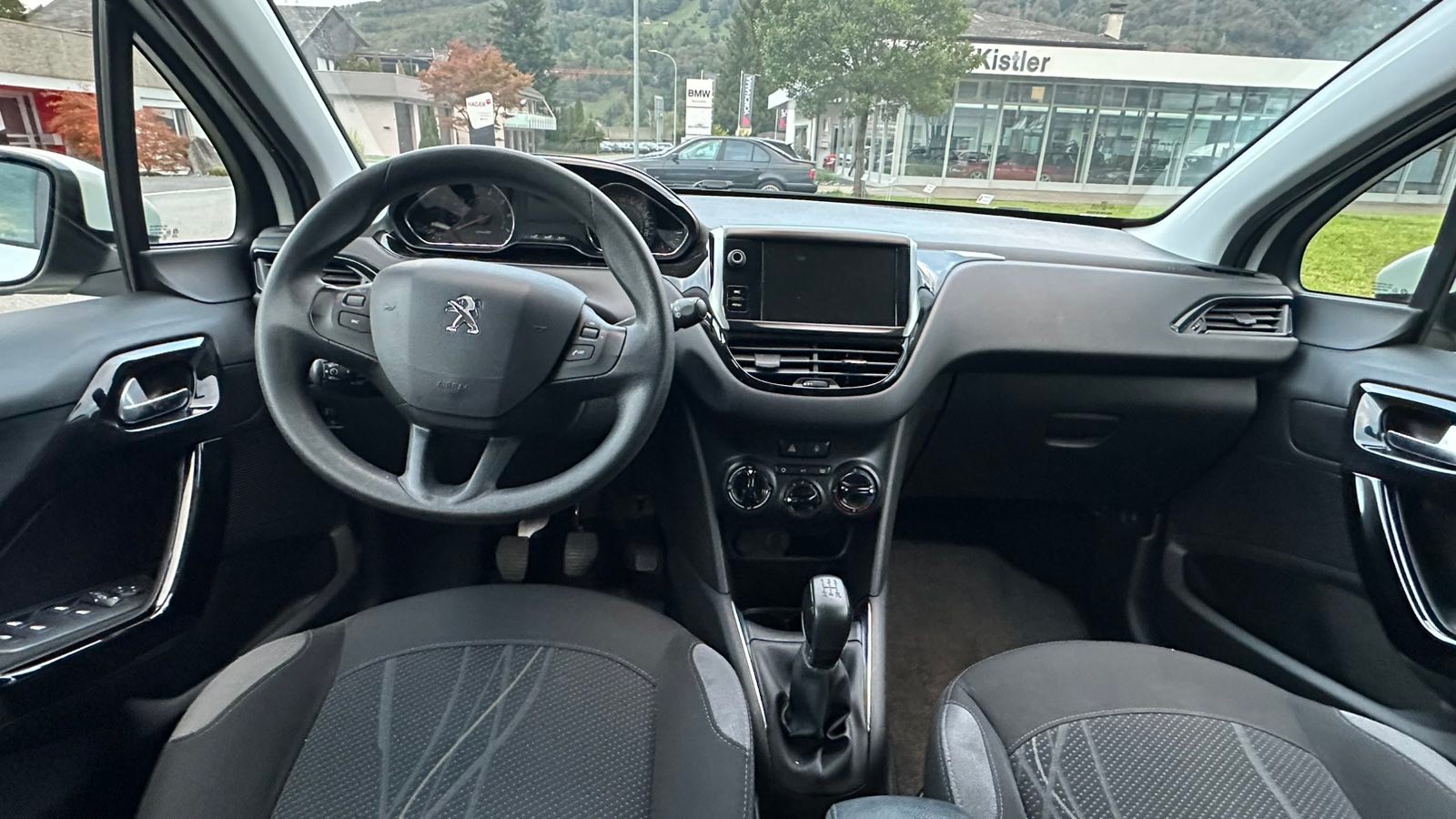 PEUGEOT 208 1.2 VTI Access-image-6