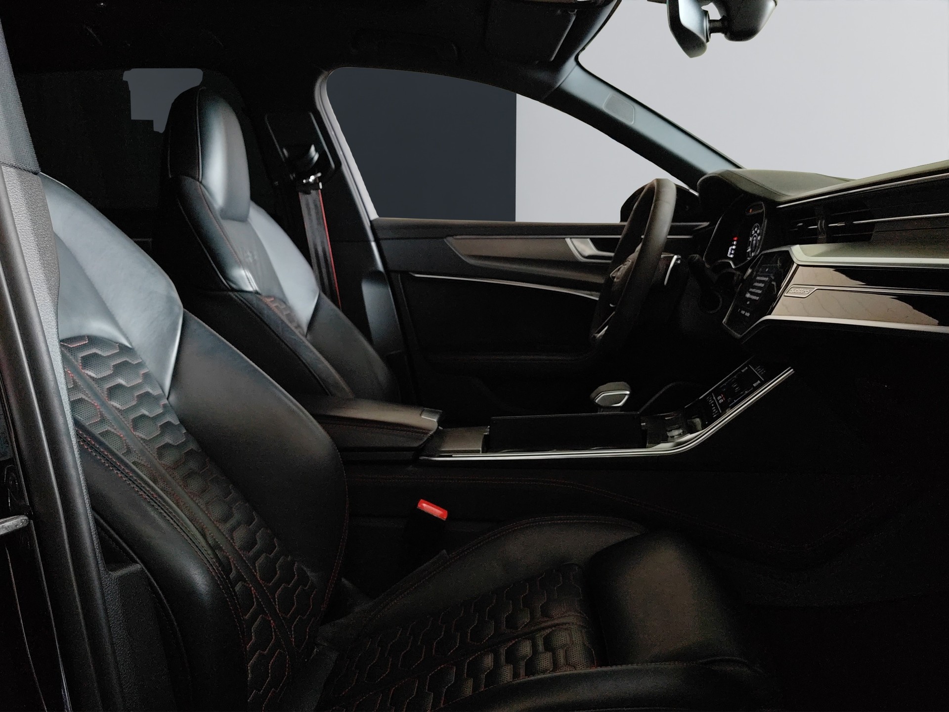 AUDI RS6 Avant 4.0 TFSI V8 quattro-image-17