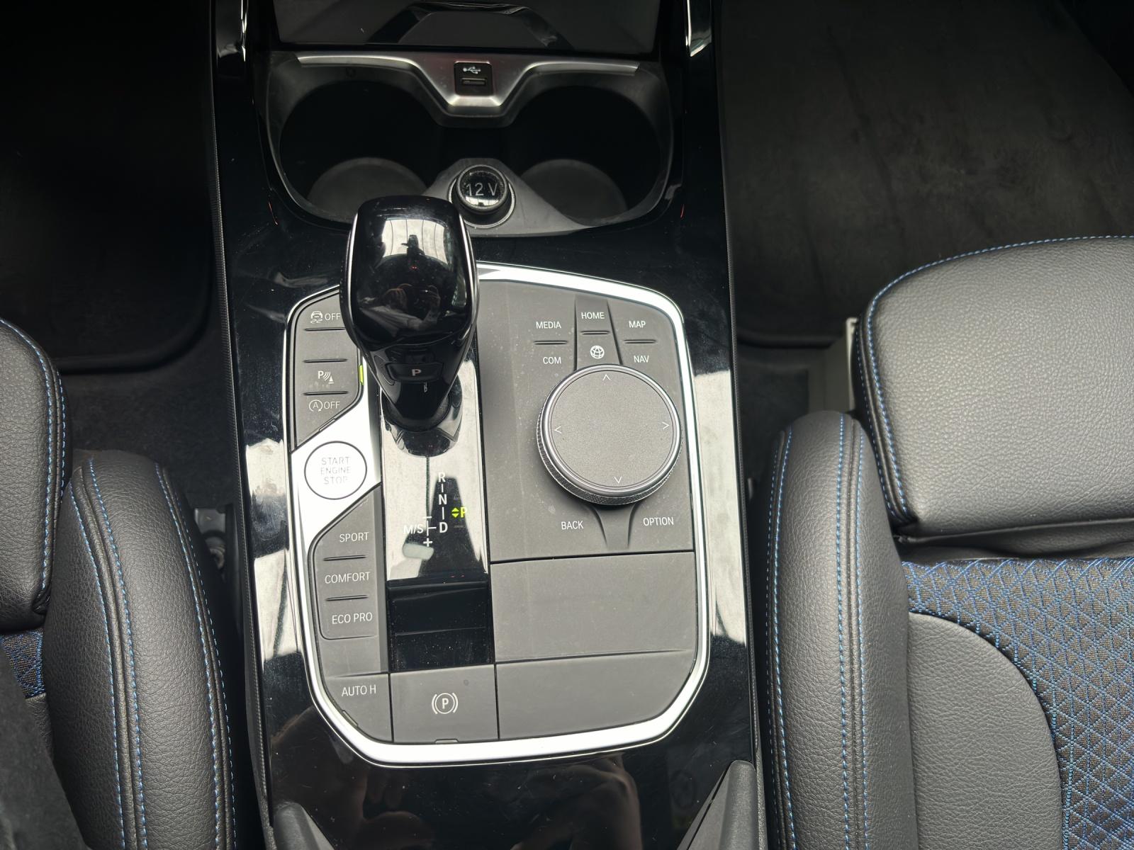 BMW 118i-image-7