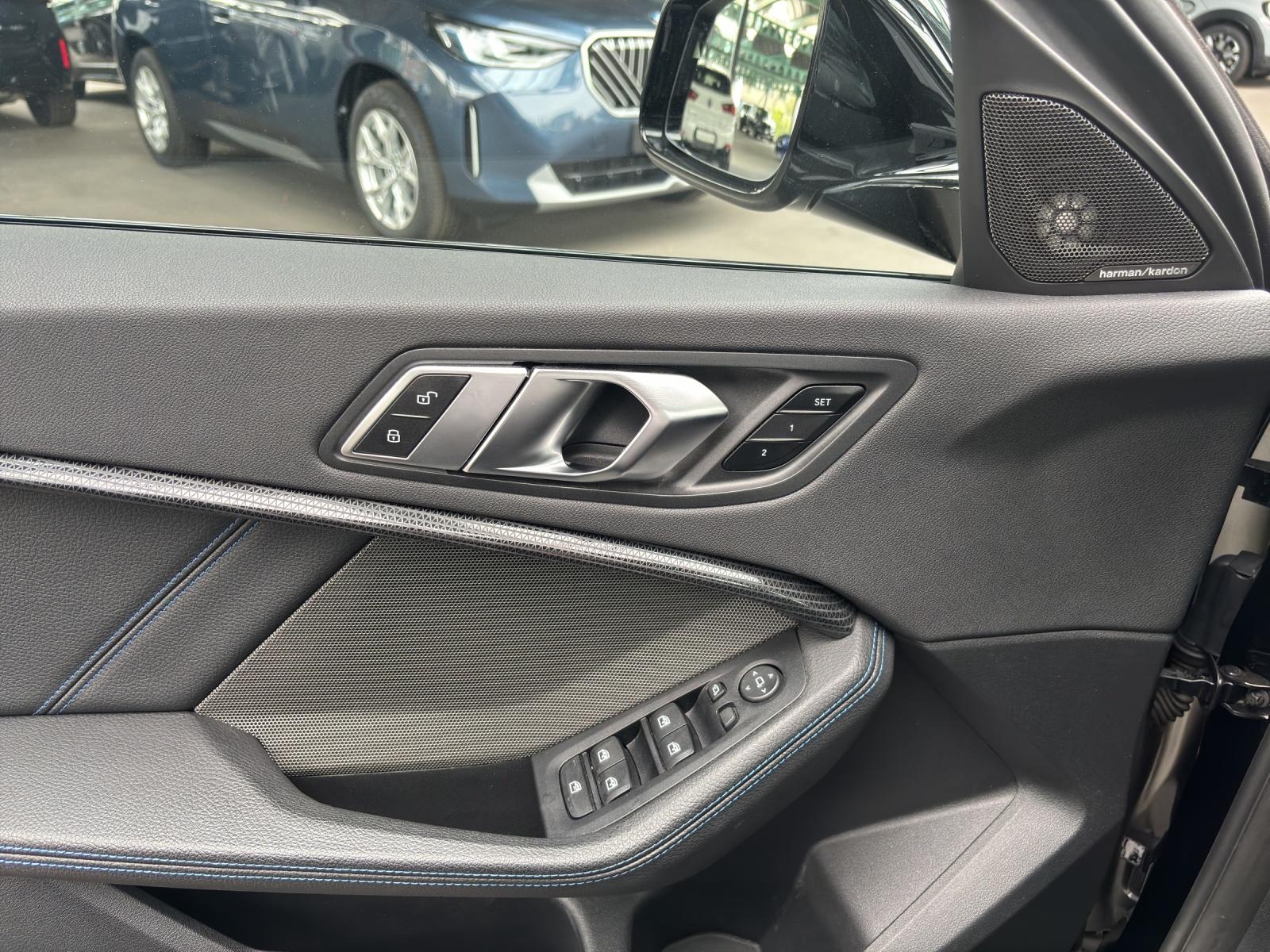 BMW 118i-image-17