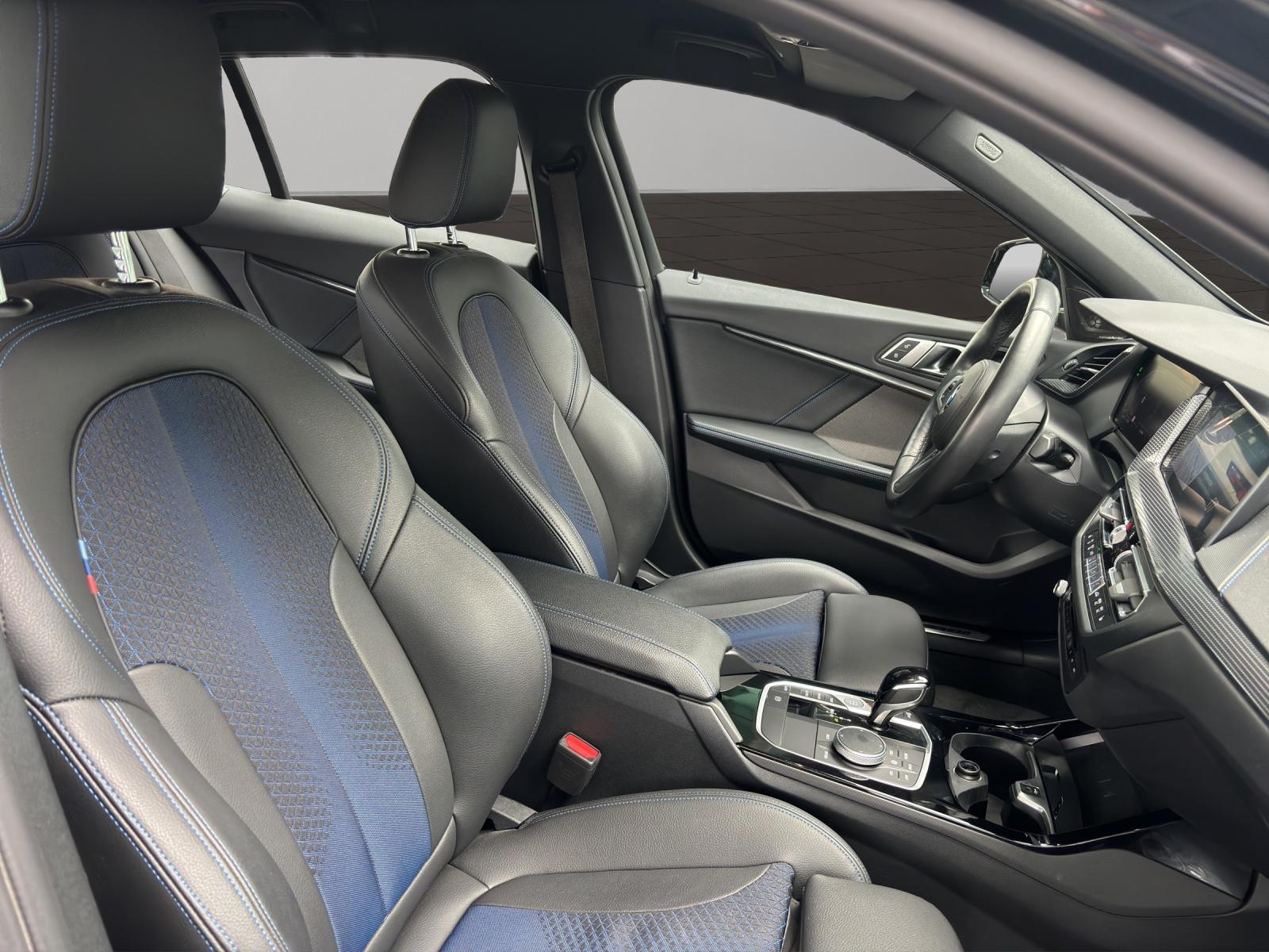 BMW 118i-image-12
