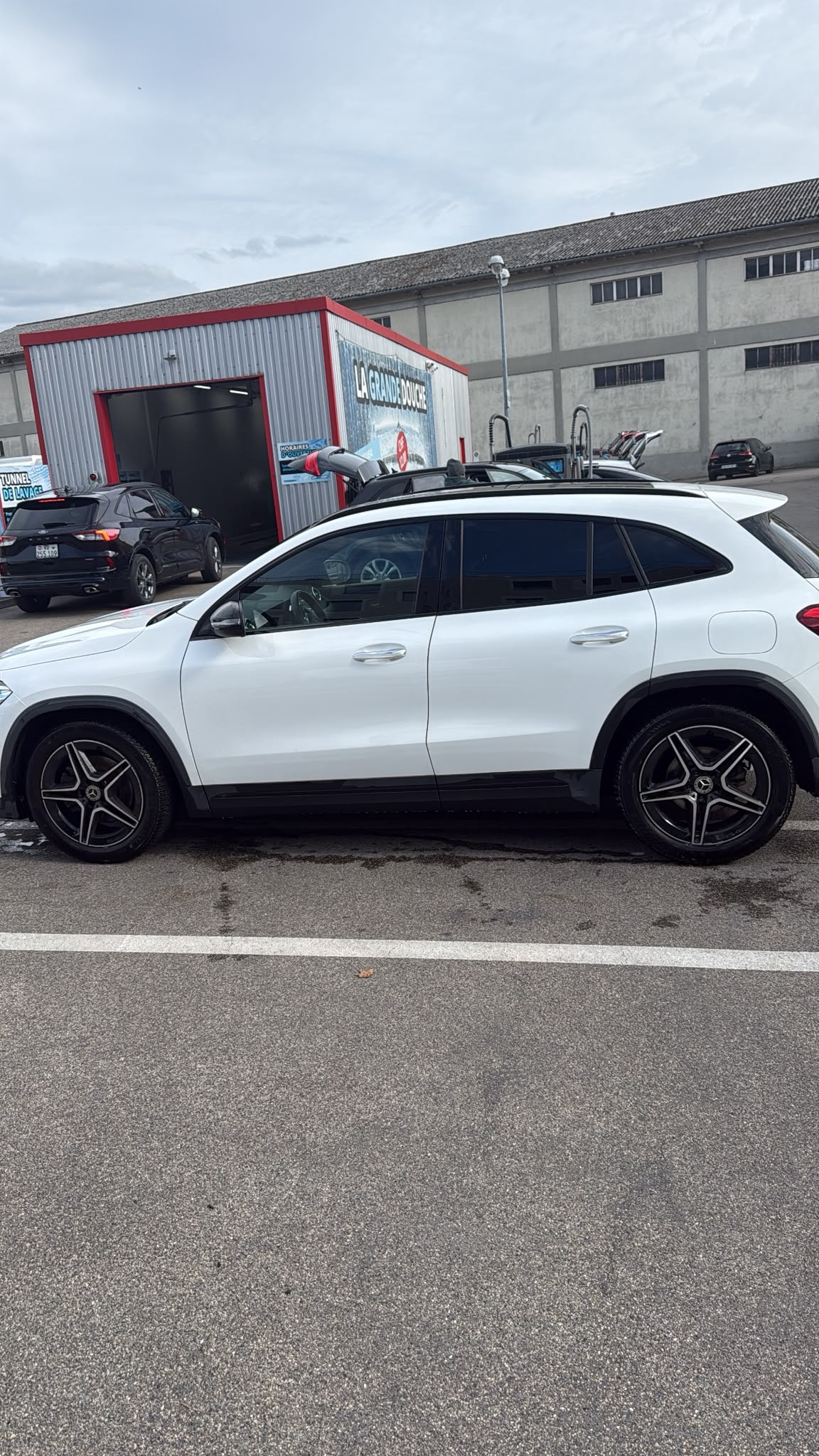 MERCEDES-BENZ GLA 200 Edition 1. 7G-DCT-image-5