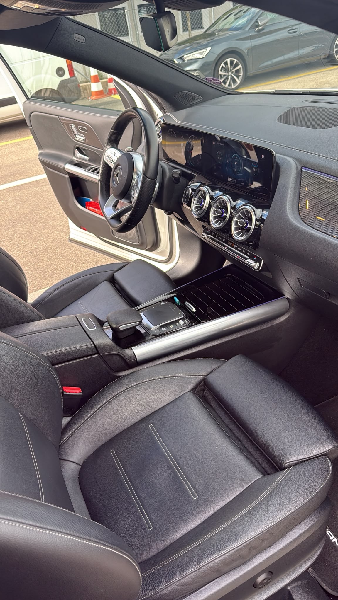 MERCEDES-BENZ GLA 200 Edition 1. 7G-DCT-image-8