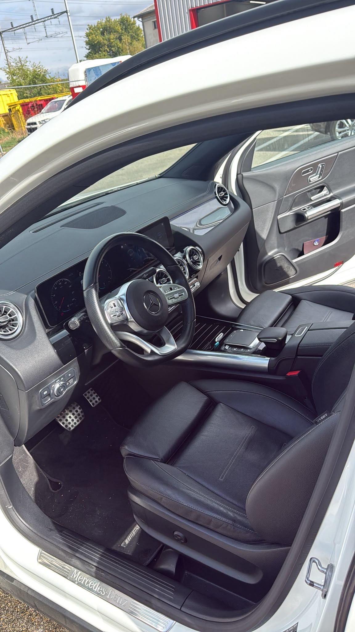 MERCEDES-BENZ GLA 200 Edition 1. 7G-DCT-image-9