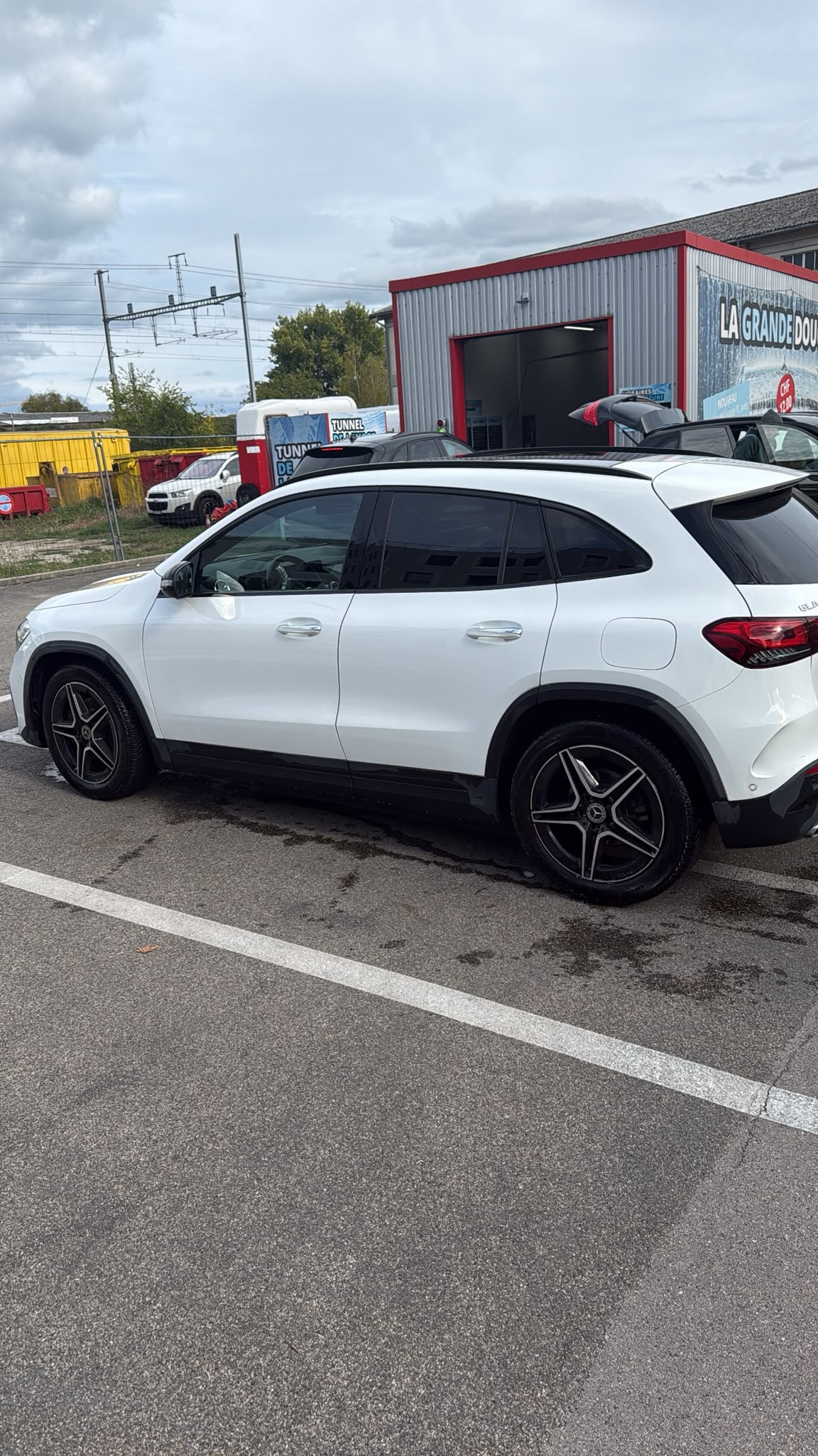 MERCEDES-BENZ GLA 200 Edition 1. 7G-DCT-image-4