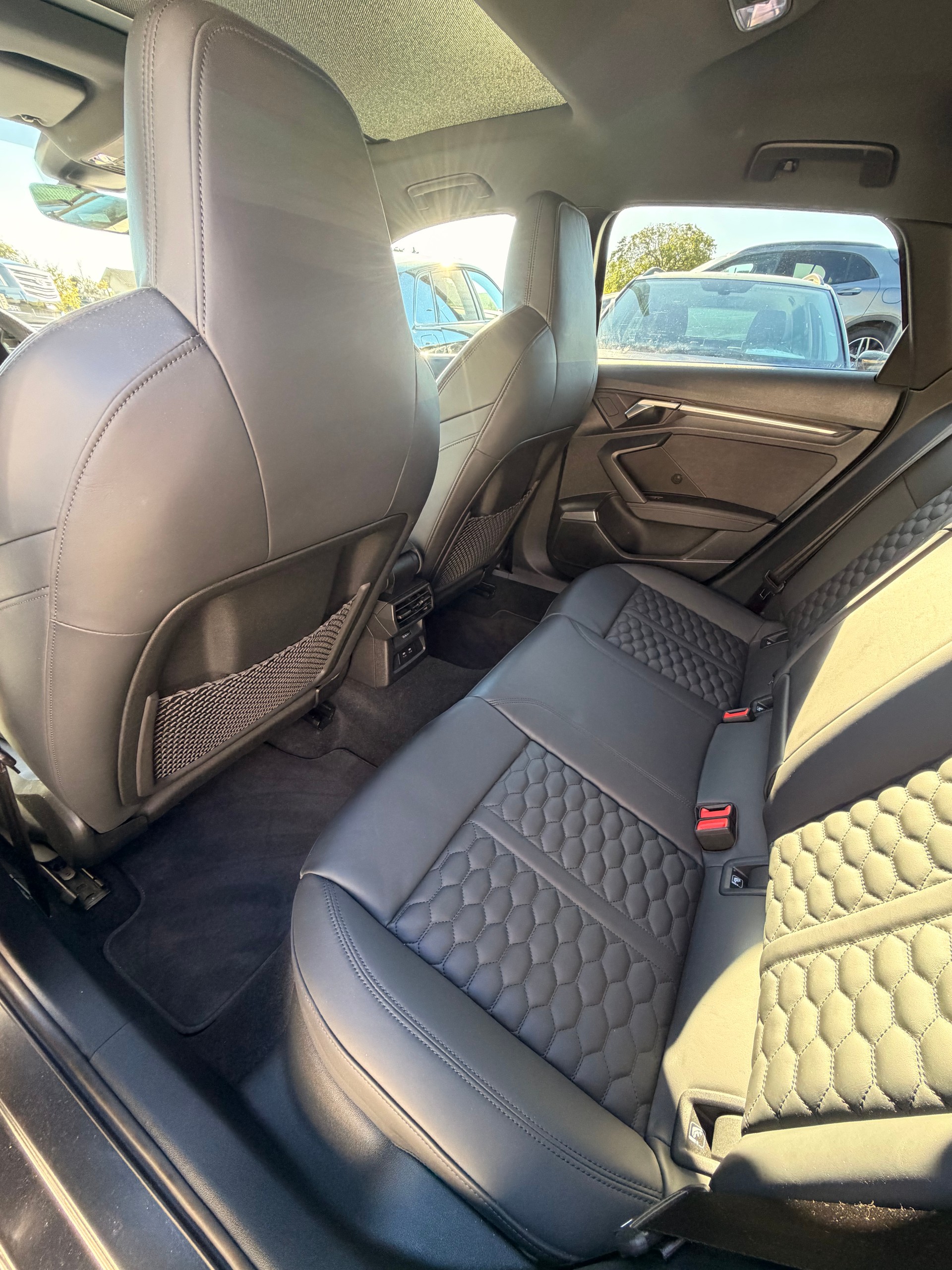 AUDI RS3 Sportback 2.5 TSI quattro S-tronic-image-10